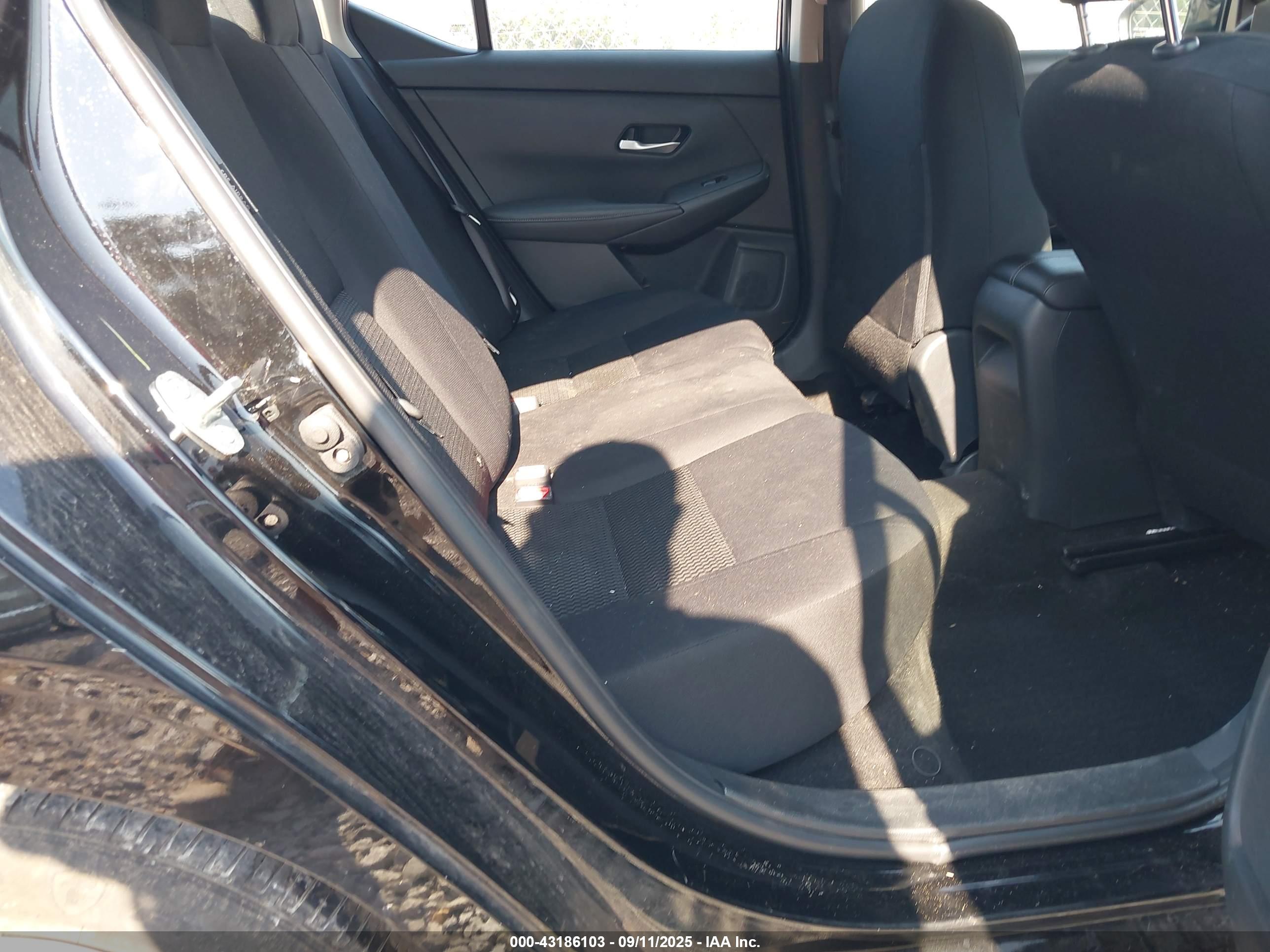 NISSAN SENTRA image 8