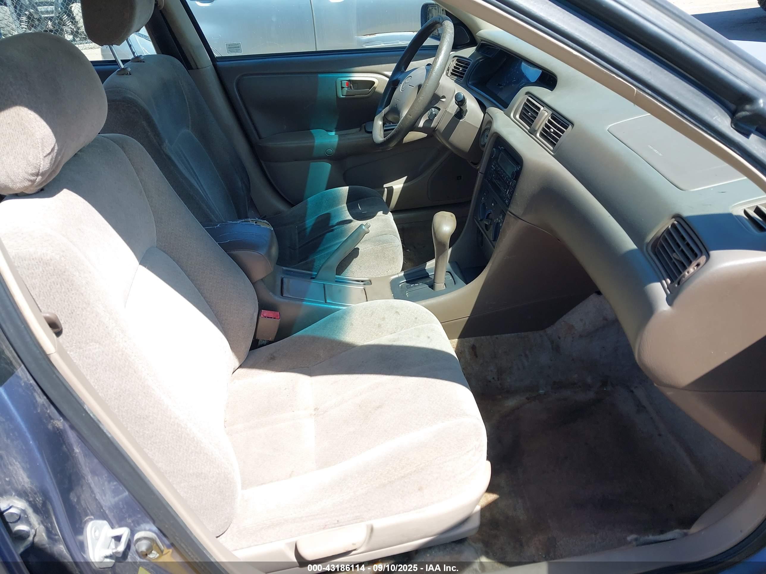 TOYOTA CAMRY image 5