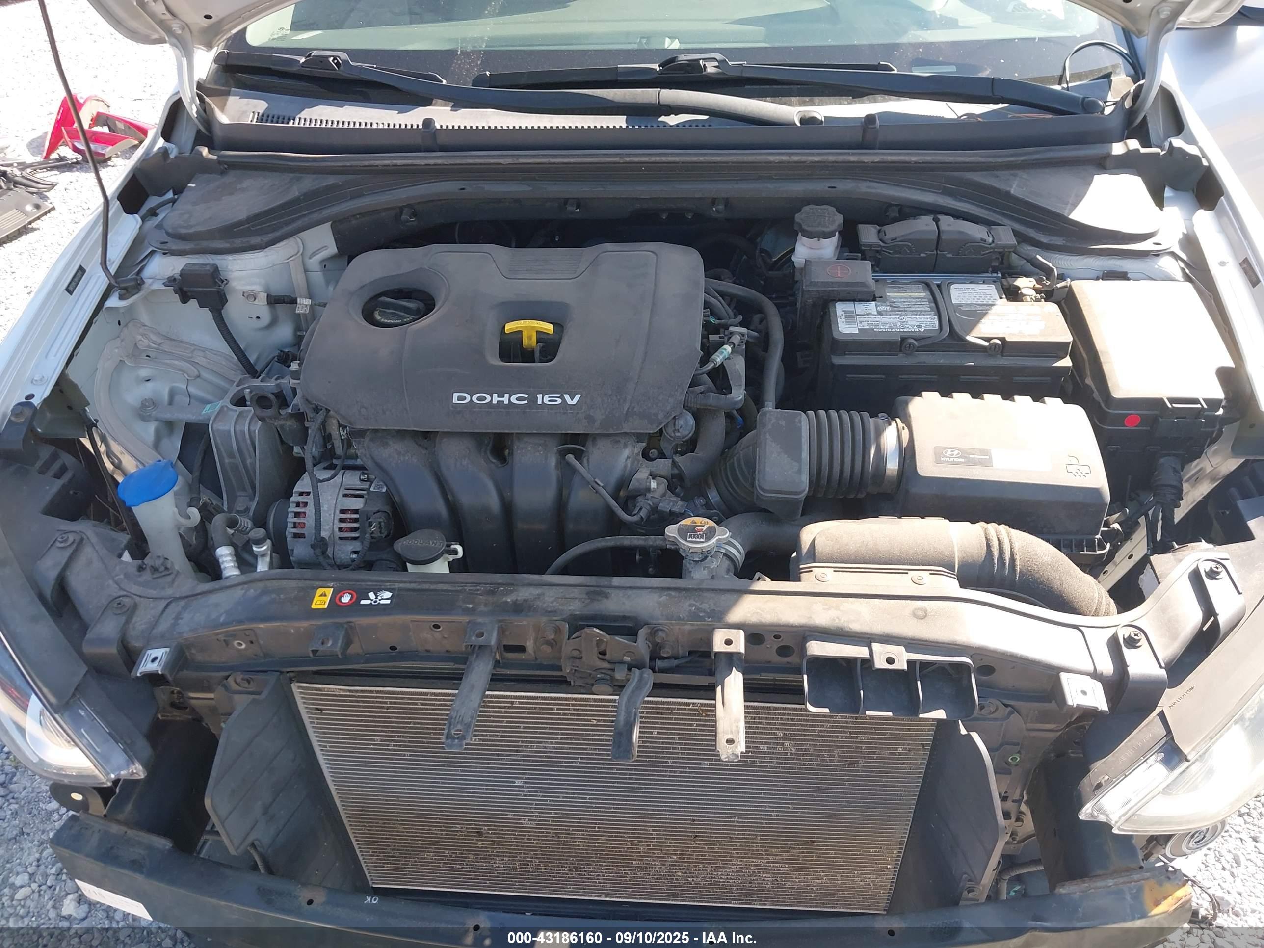 HYUNDAI ELANTRA image 10