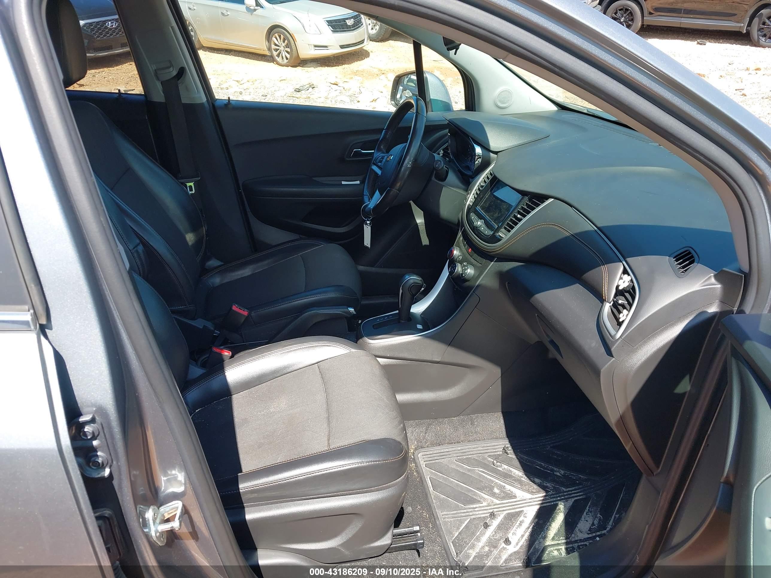 CHEVROLET TRAX image 5