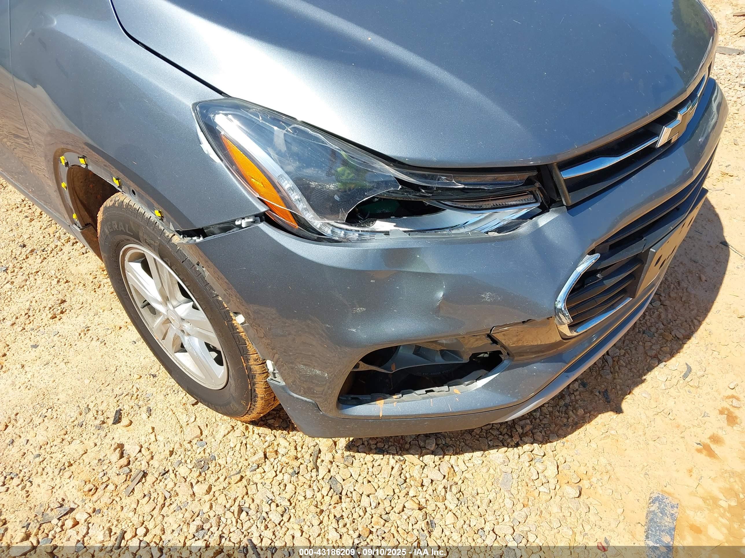 CHEVROLET TRAX image 6
