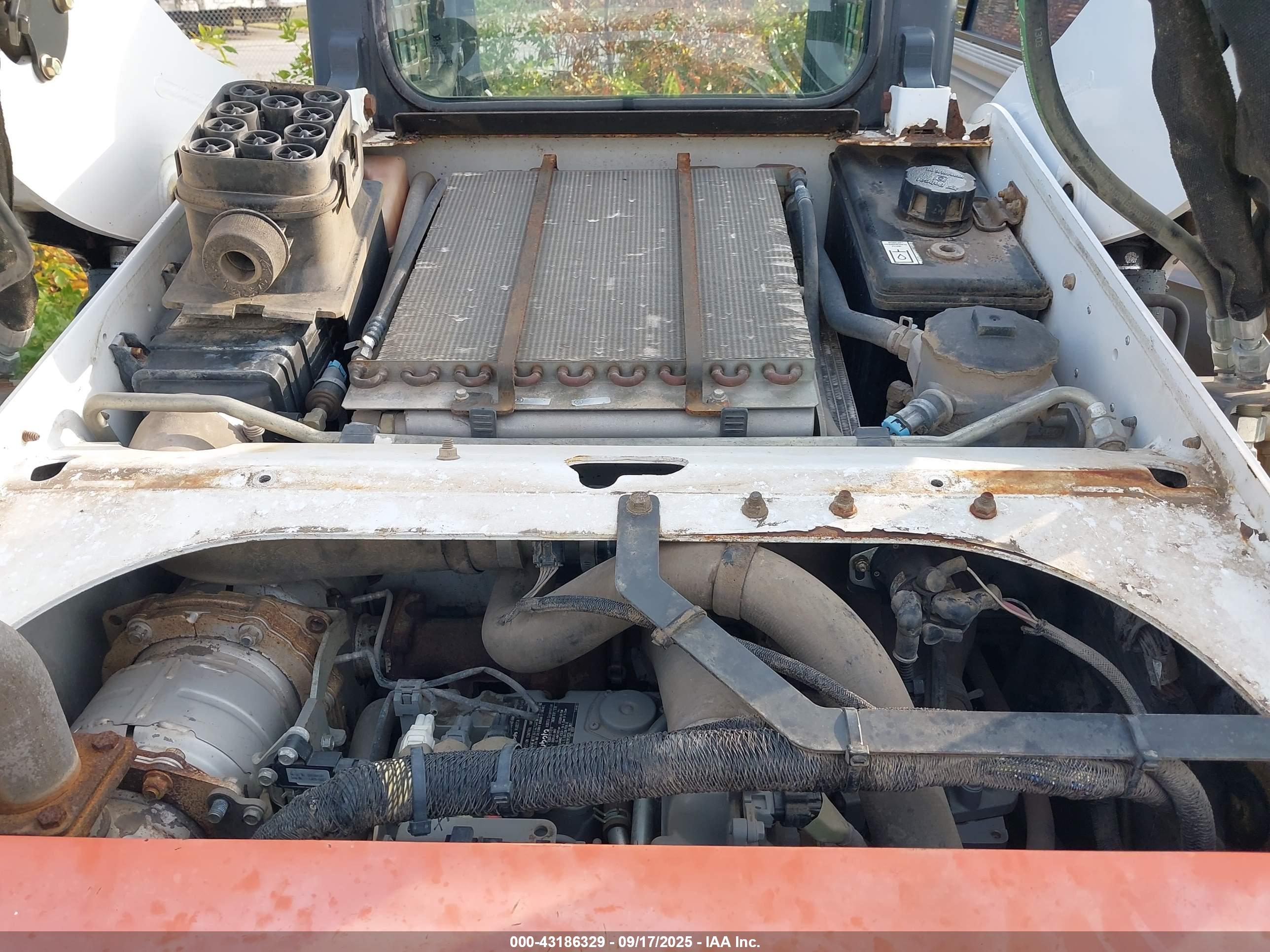 BOBCAT S750 image 10