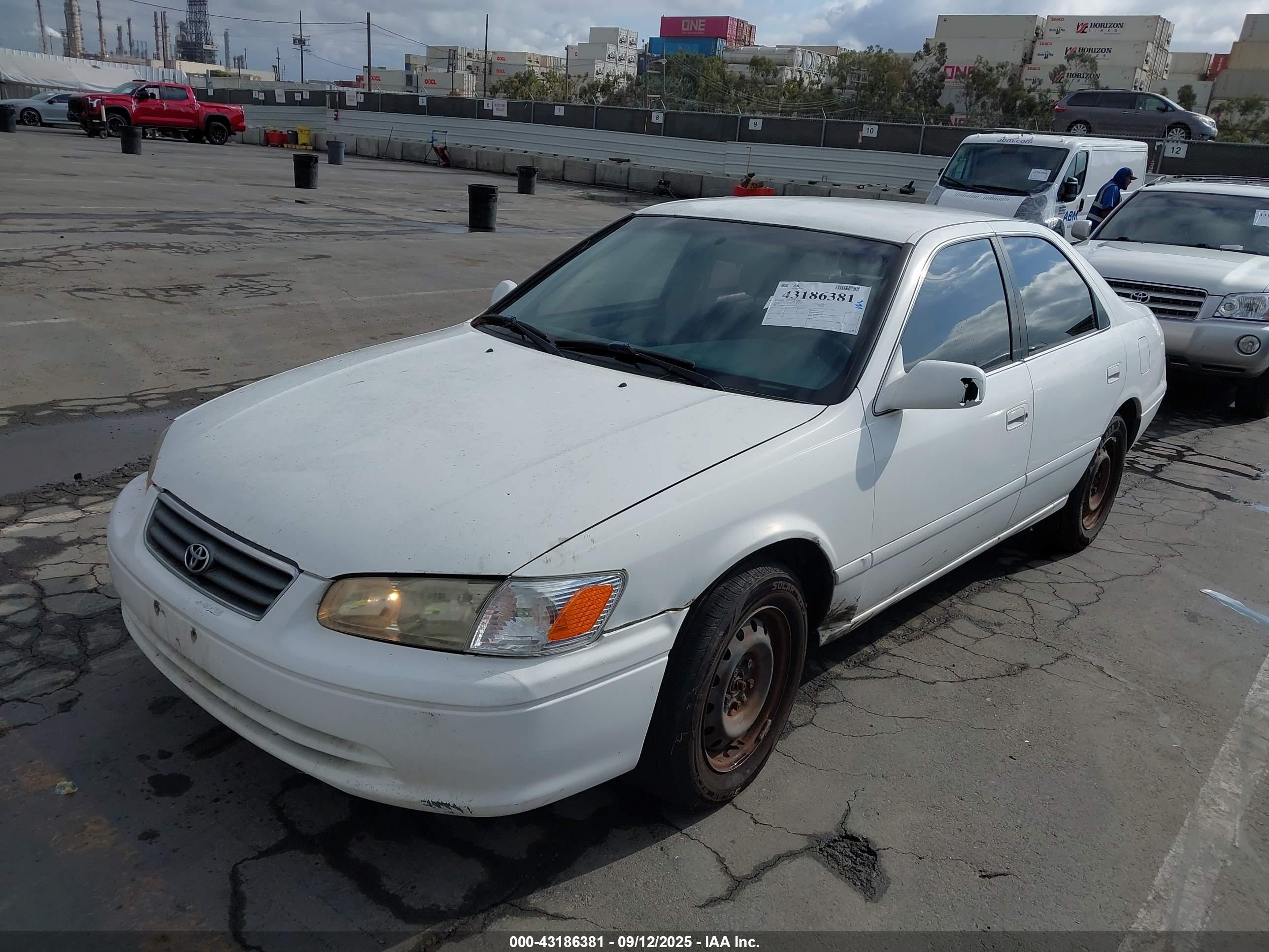 TOYOTA CAMRY image 2