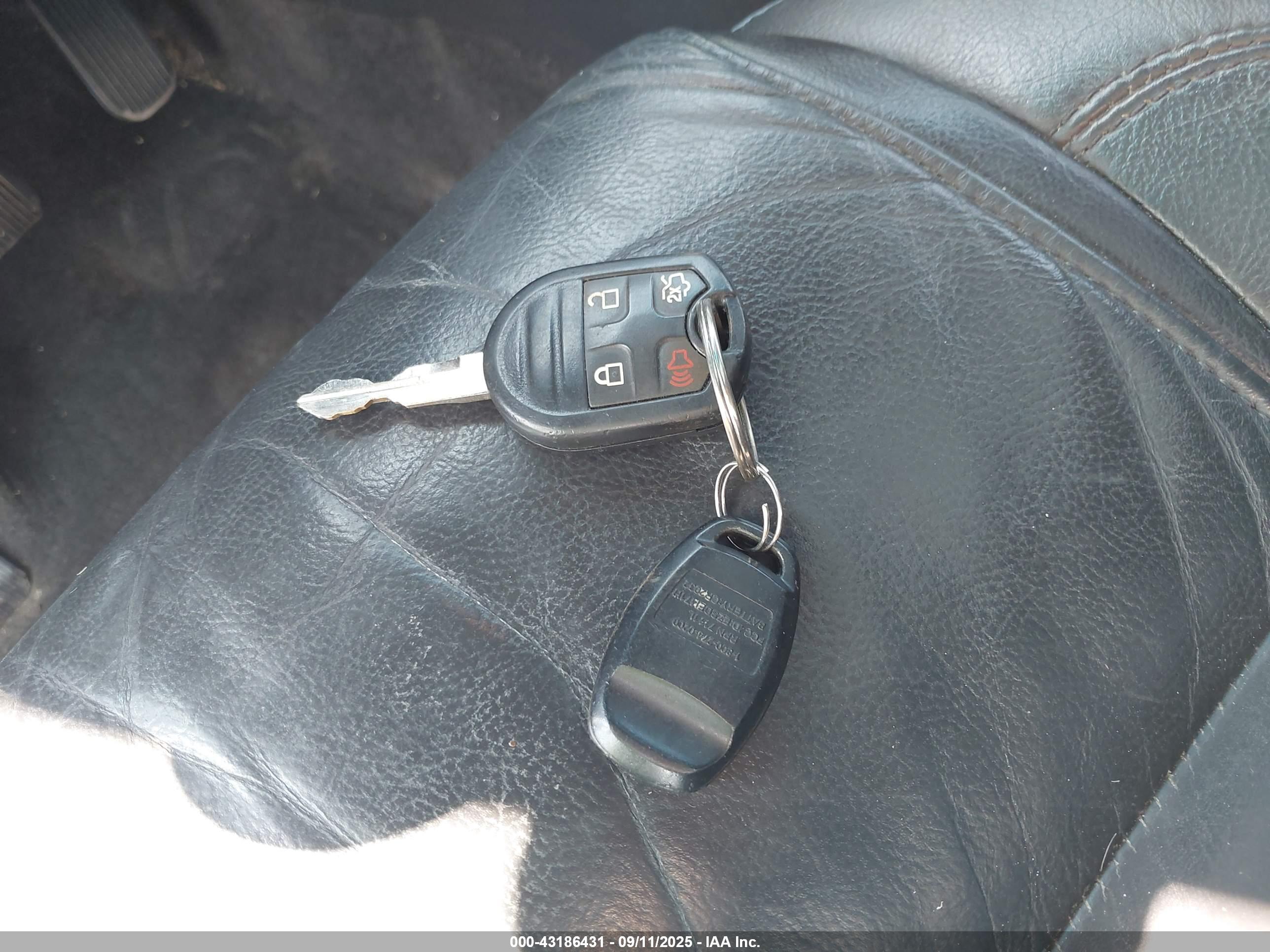 FORD EXPLORER image 11