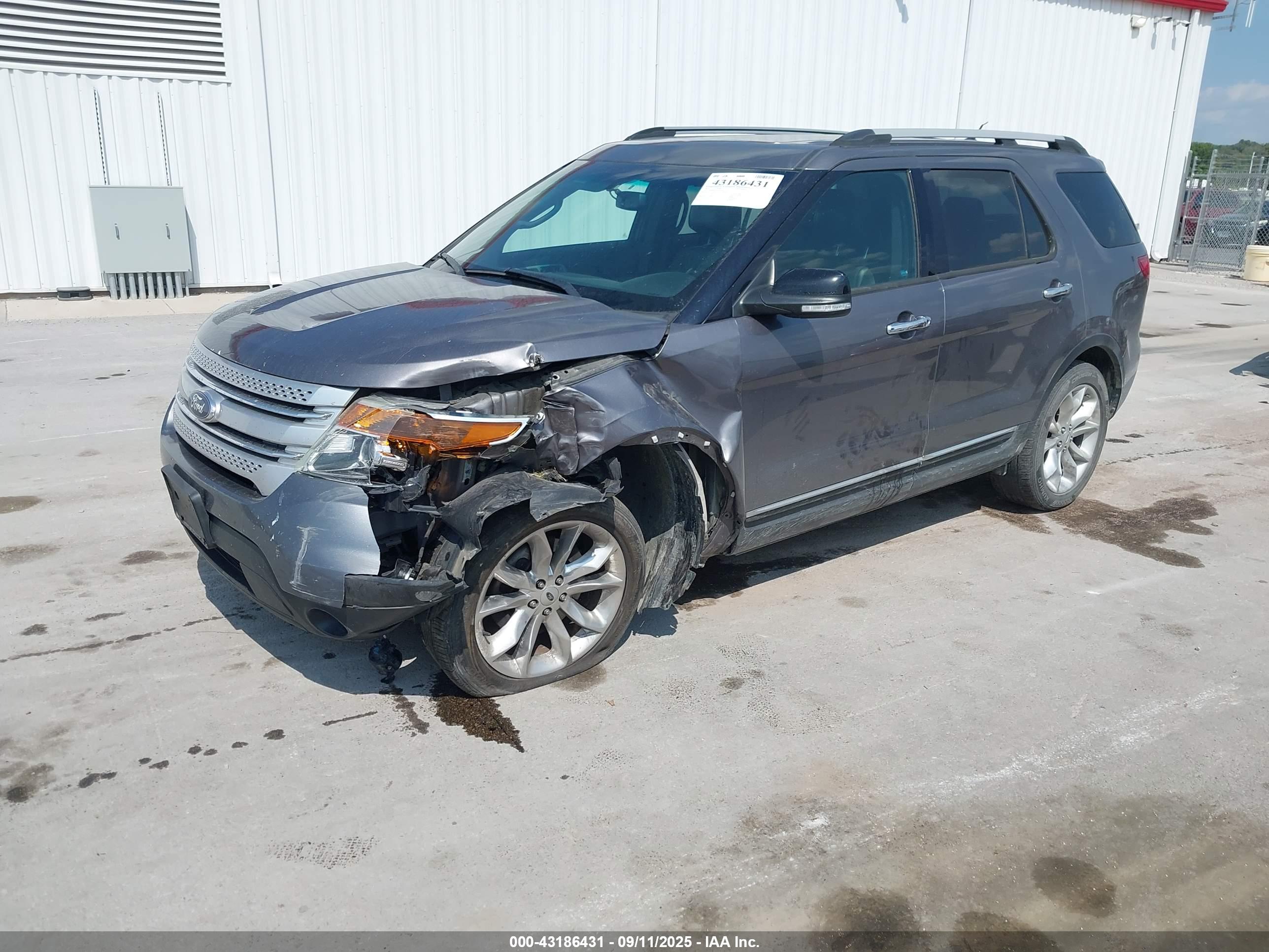 FORD EXPLORER image 2