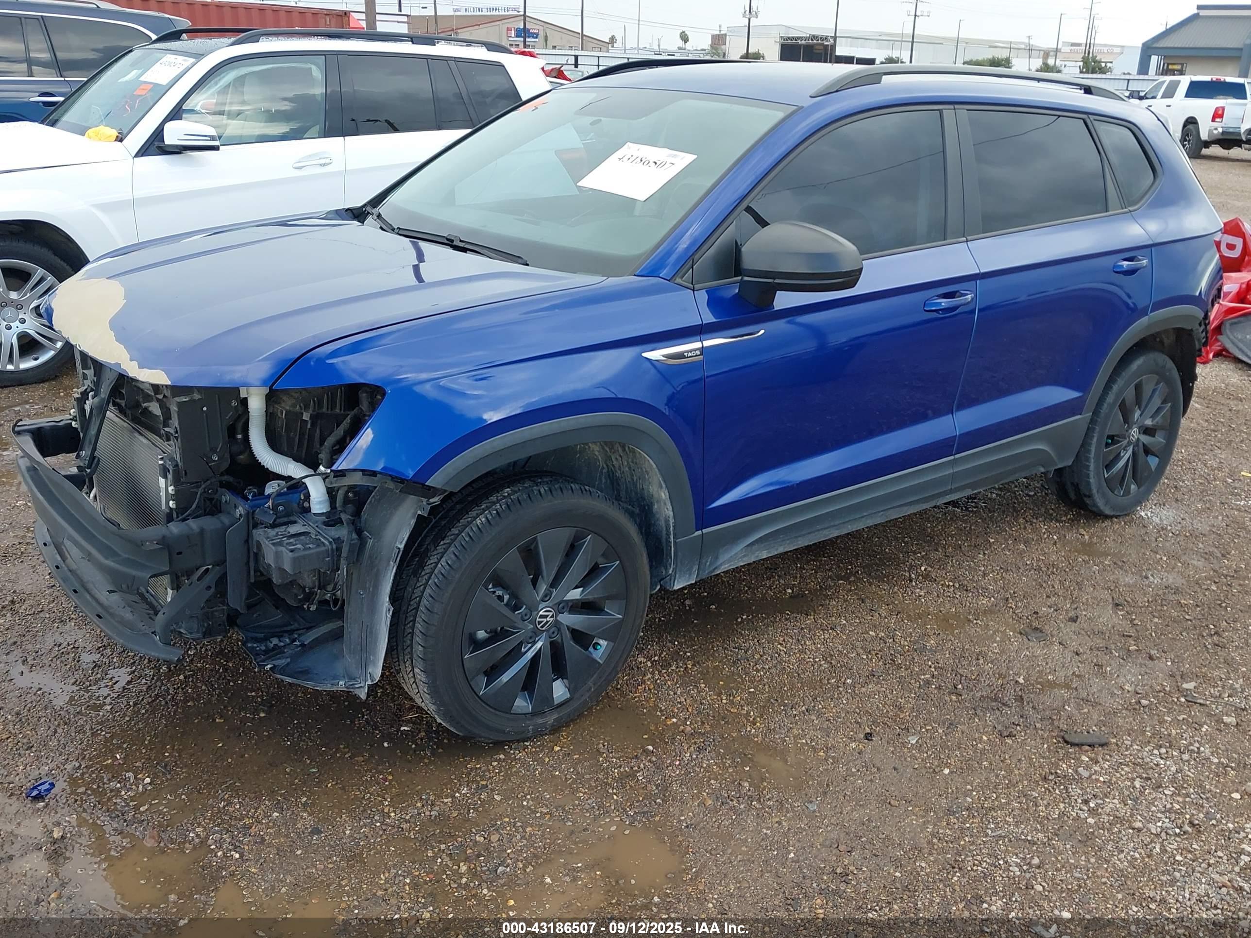 VOLKSWAGEN TAOS image 2