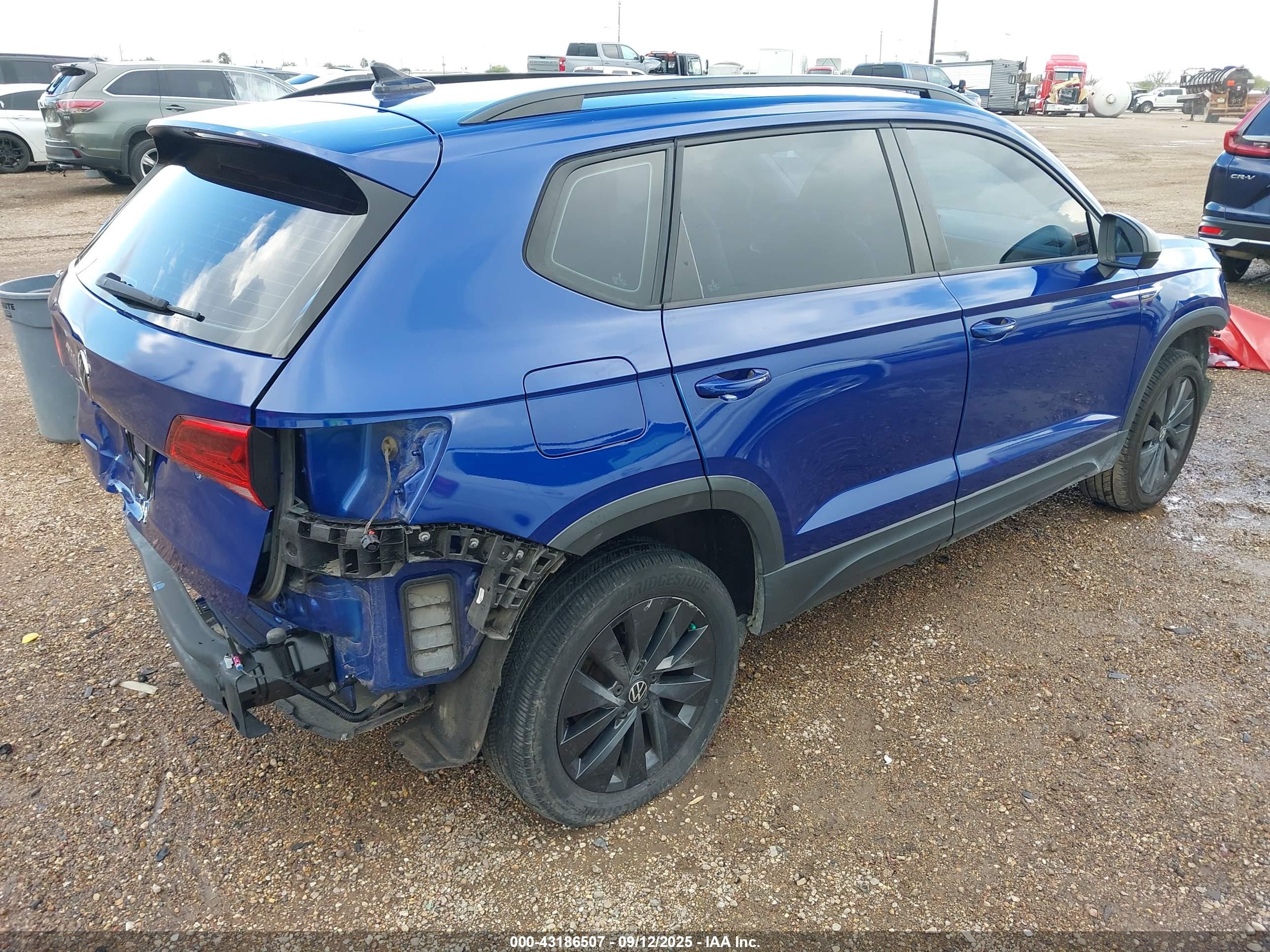VOLKSWAGEN TAOS image 4