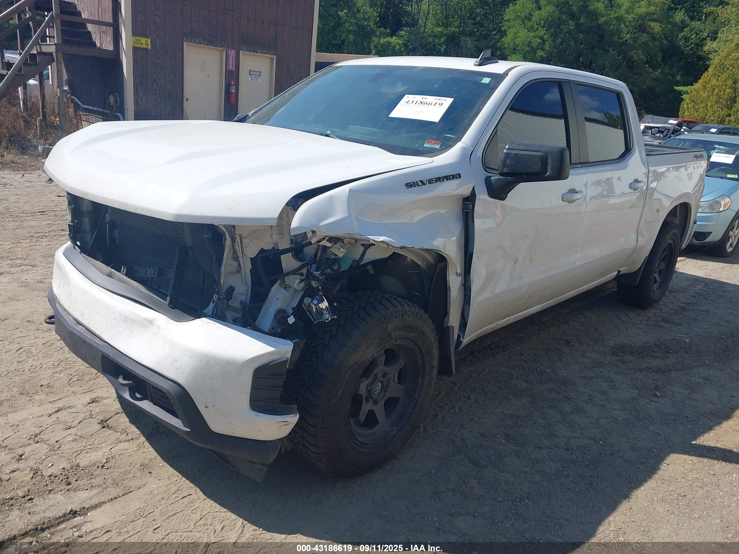 CHEVROLET SILVERADO image 2
