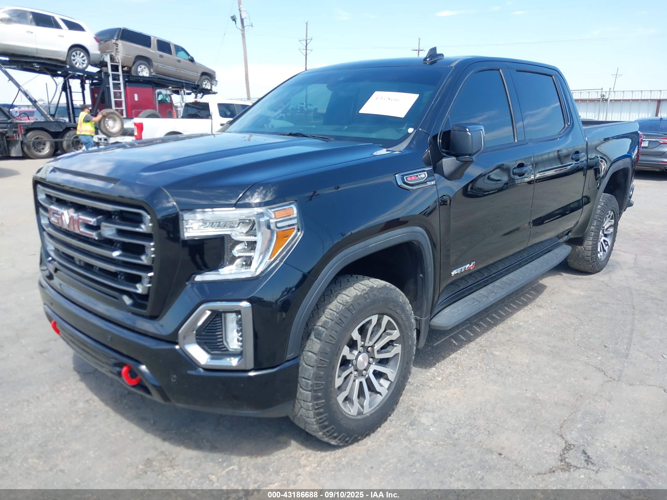 GMC SIERRA image 2