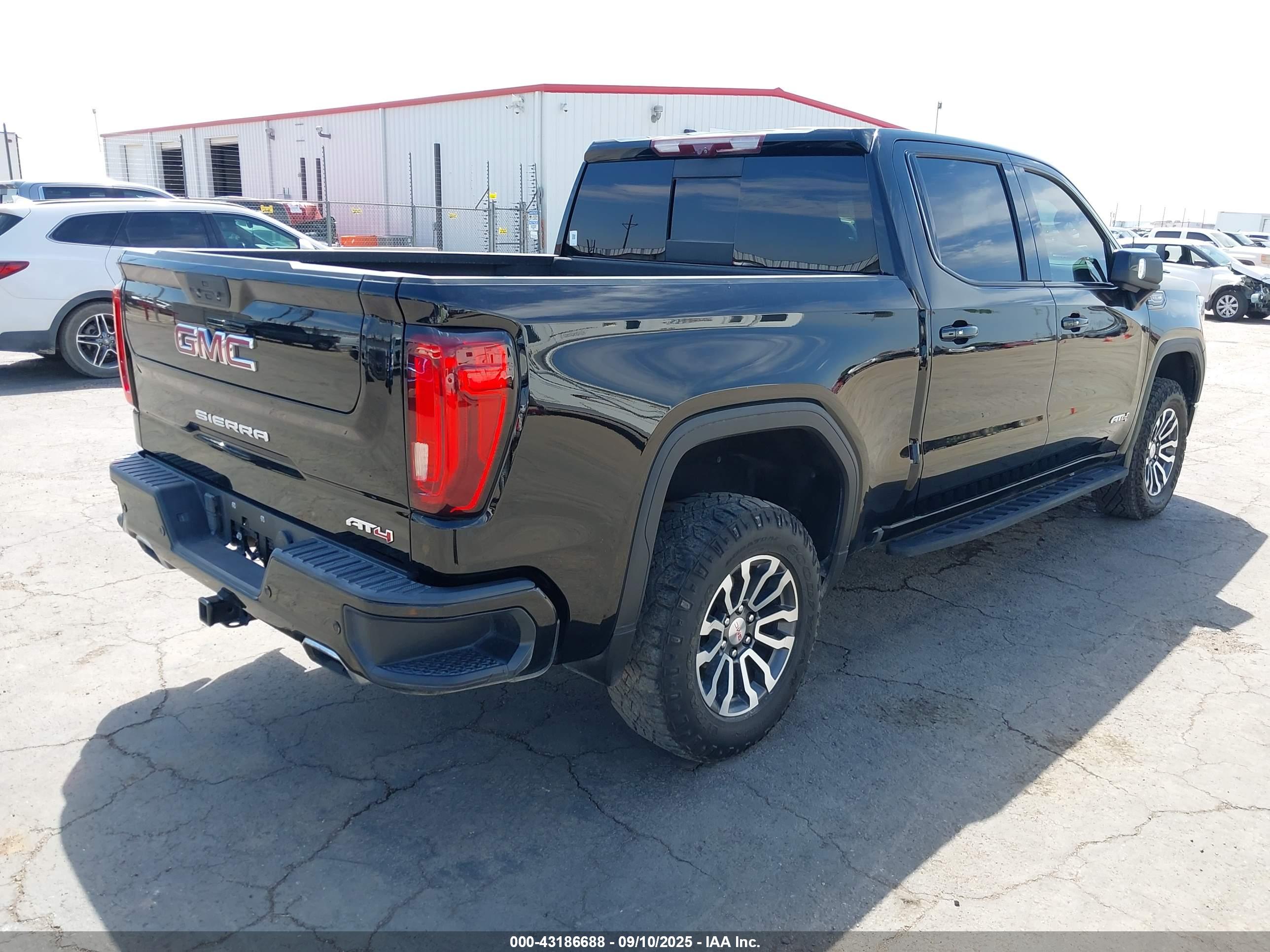 GMC SIERRA image 4
