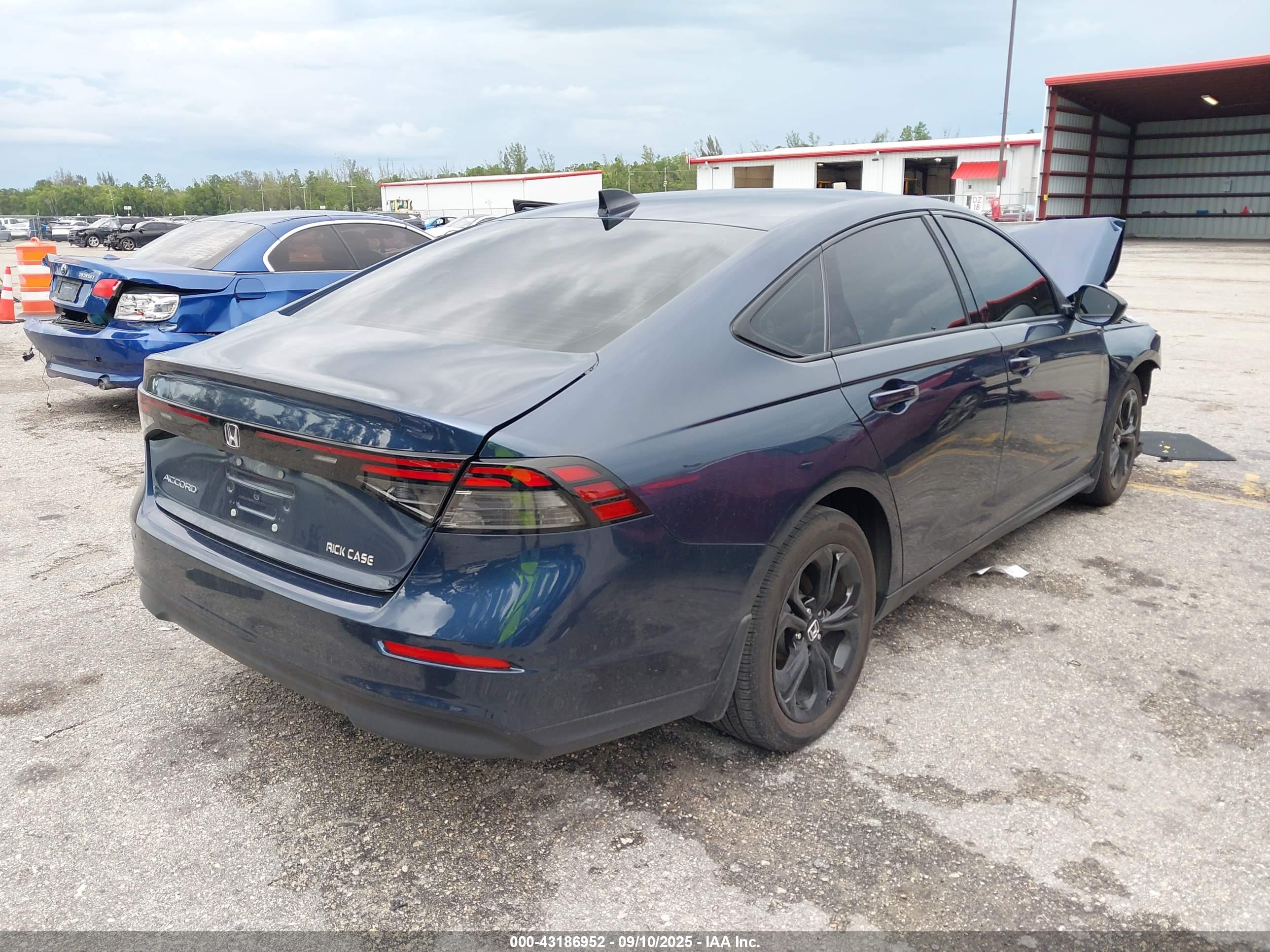 HONDA ACCORD image 4
