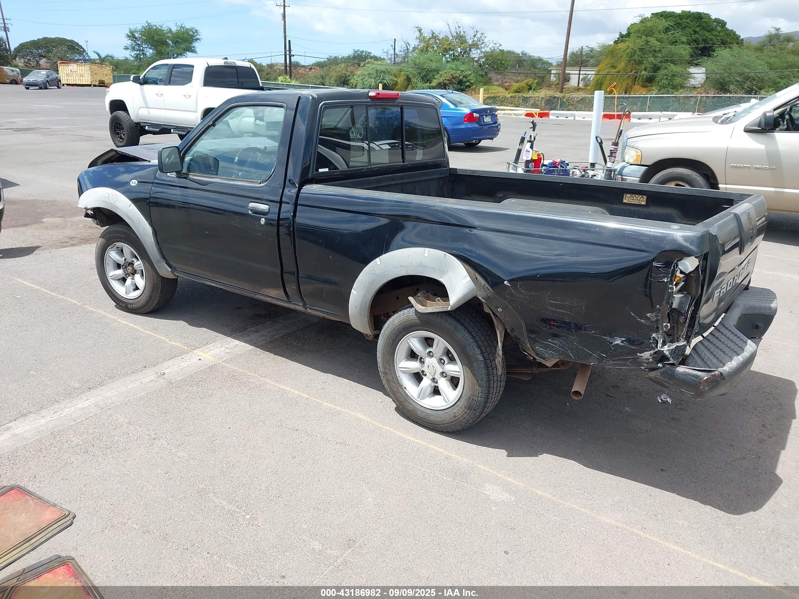 NISSAN FRONTIER image 3