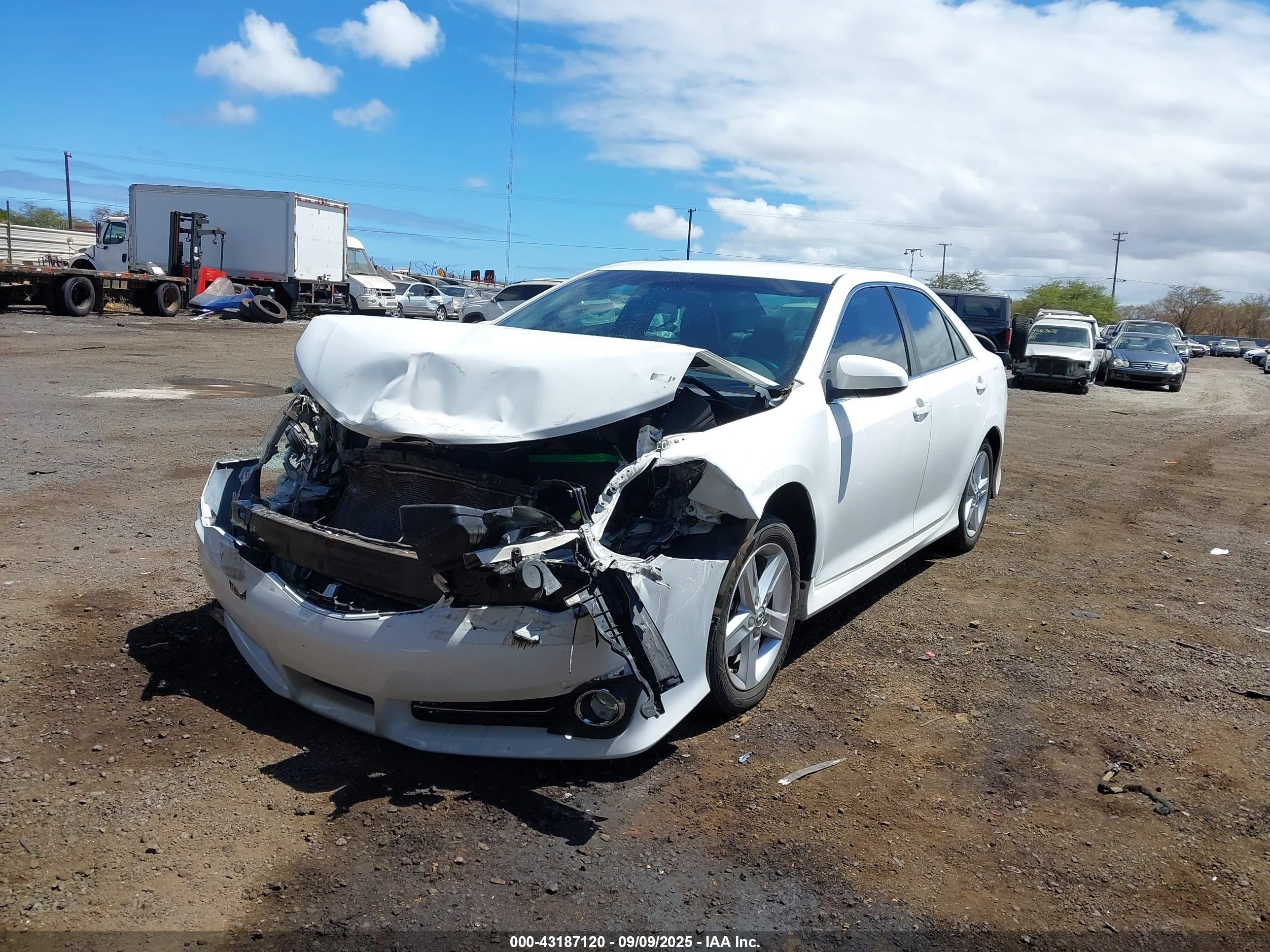 TOYOTA CAMRY image 6