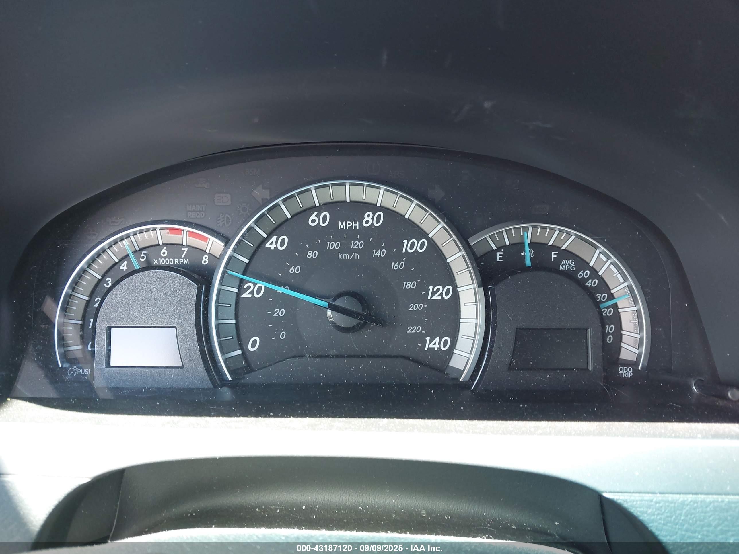 TOYOTA CAMRY image 7