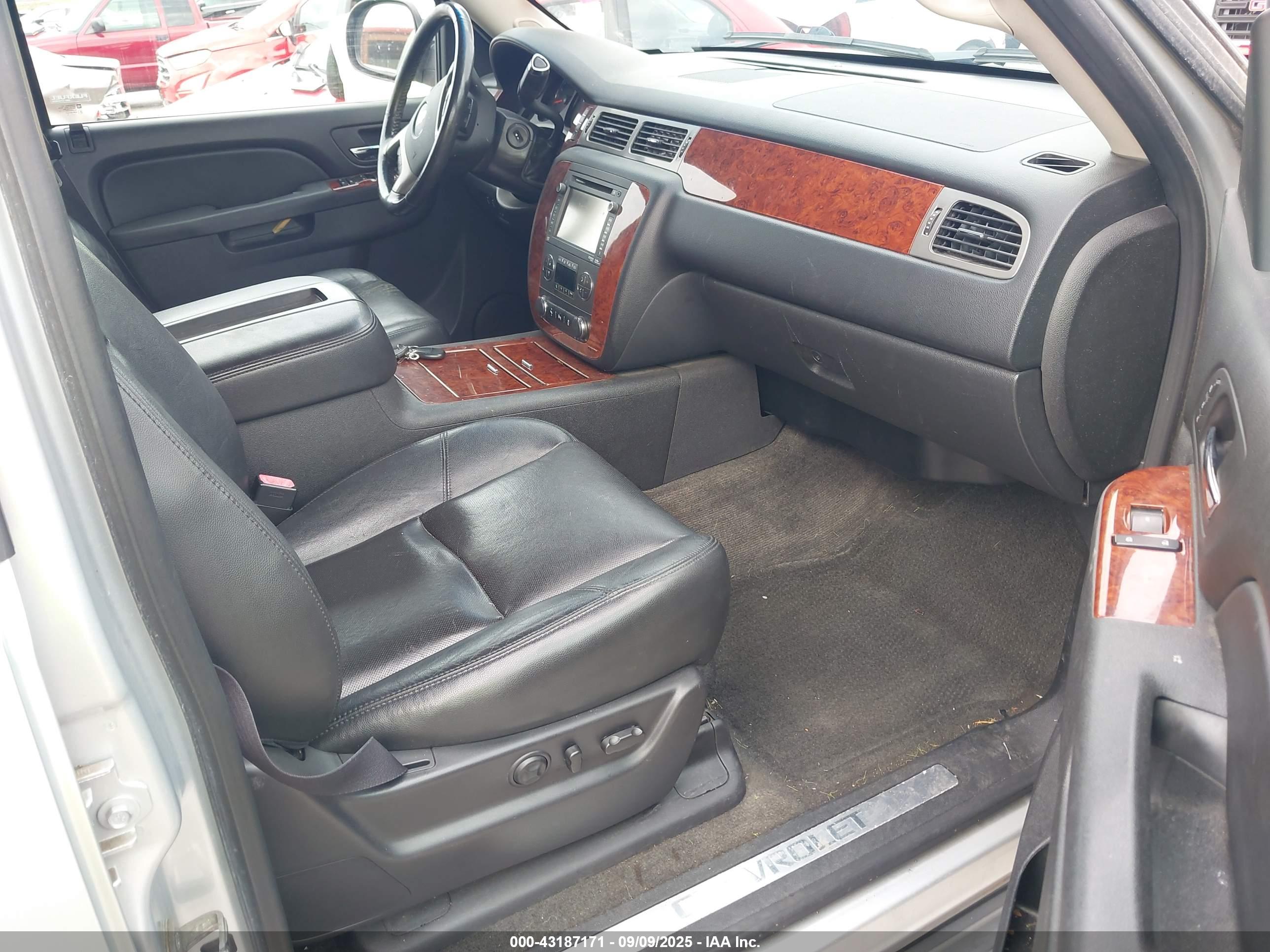 CHEVROLET AVALANCHE image 5