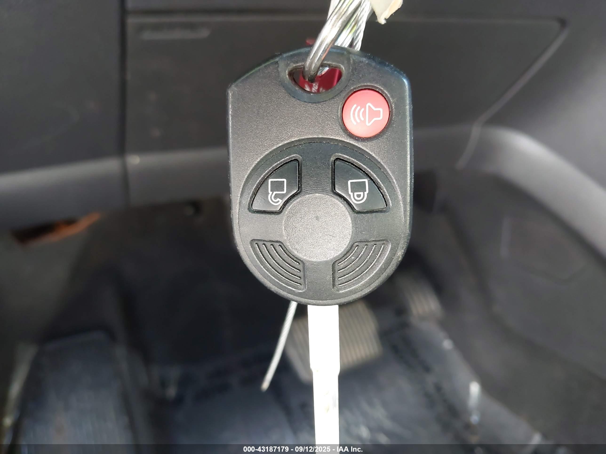 FORD ESCAPE image 11