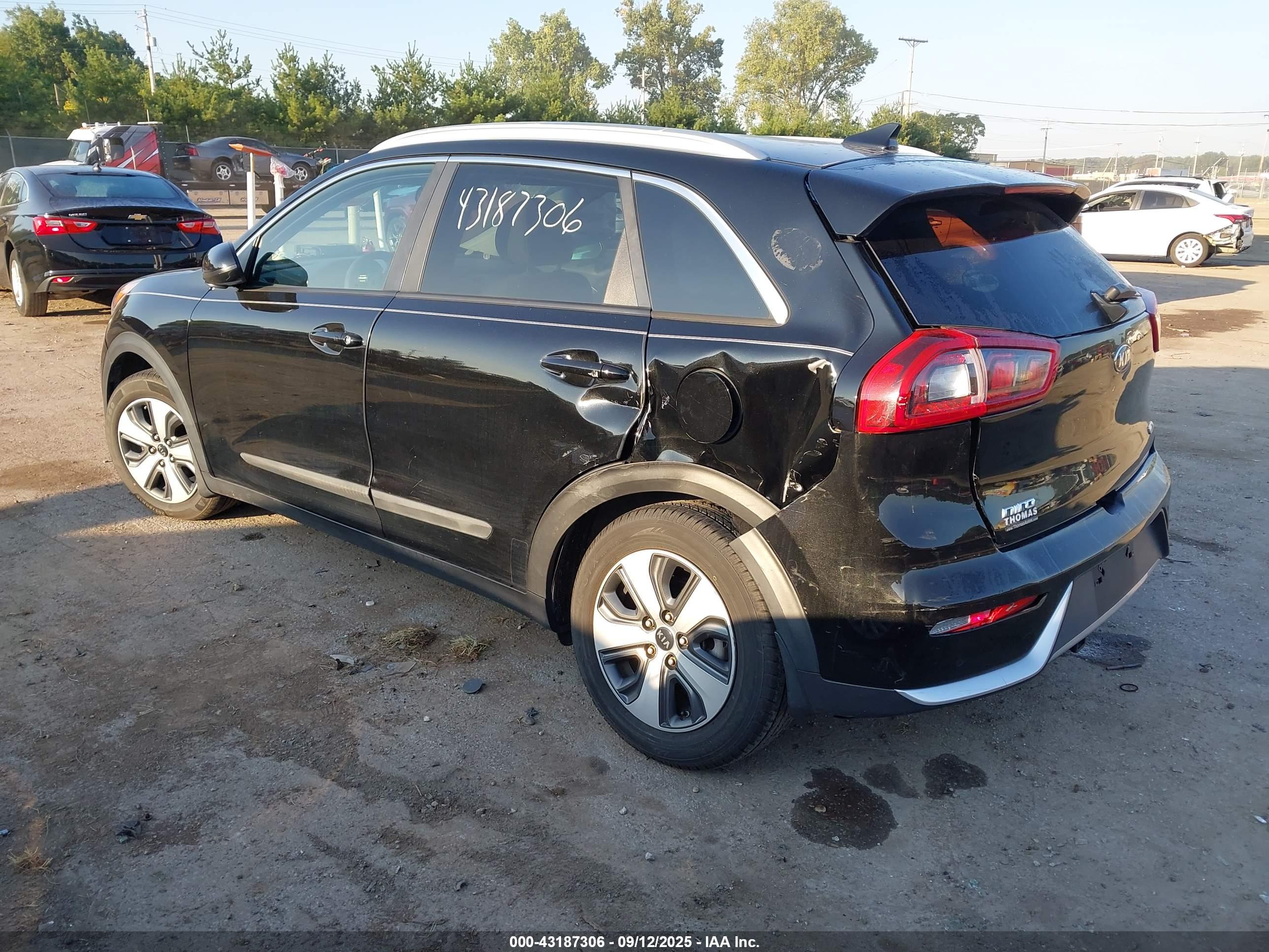 KIA NIRO image 3