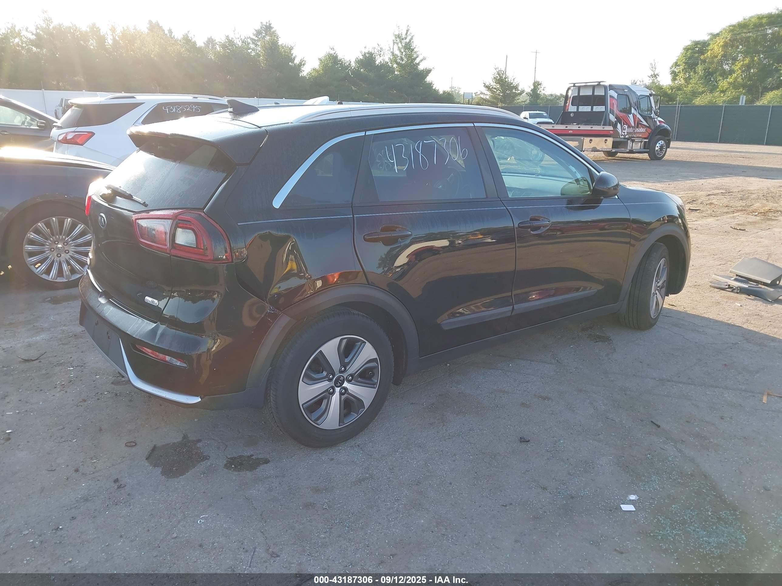 KIA NIRO image 4