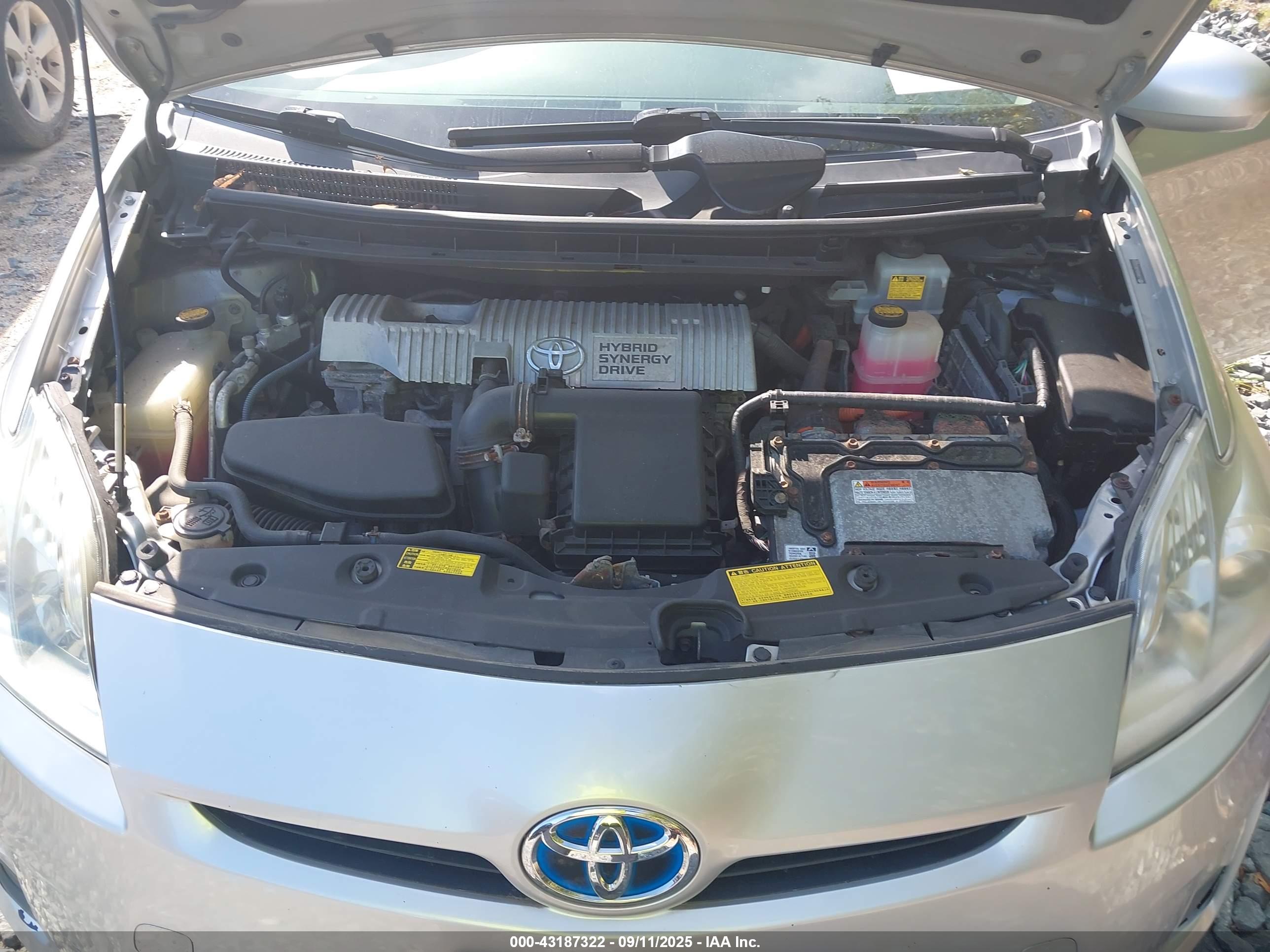 TOYOTA PRIUS image 10