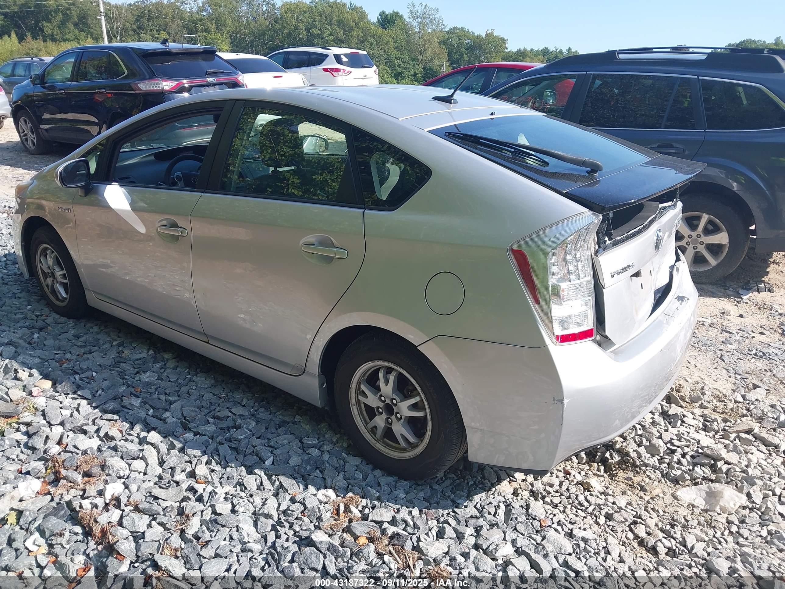 TOYOTA PRIUS image 3