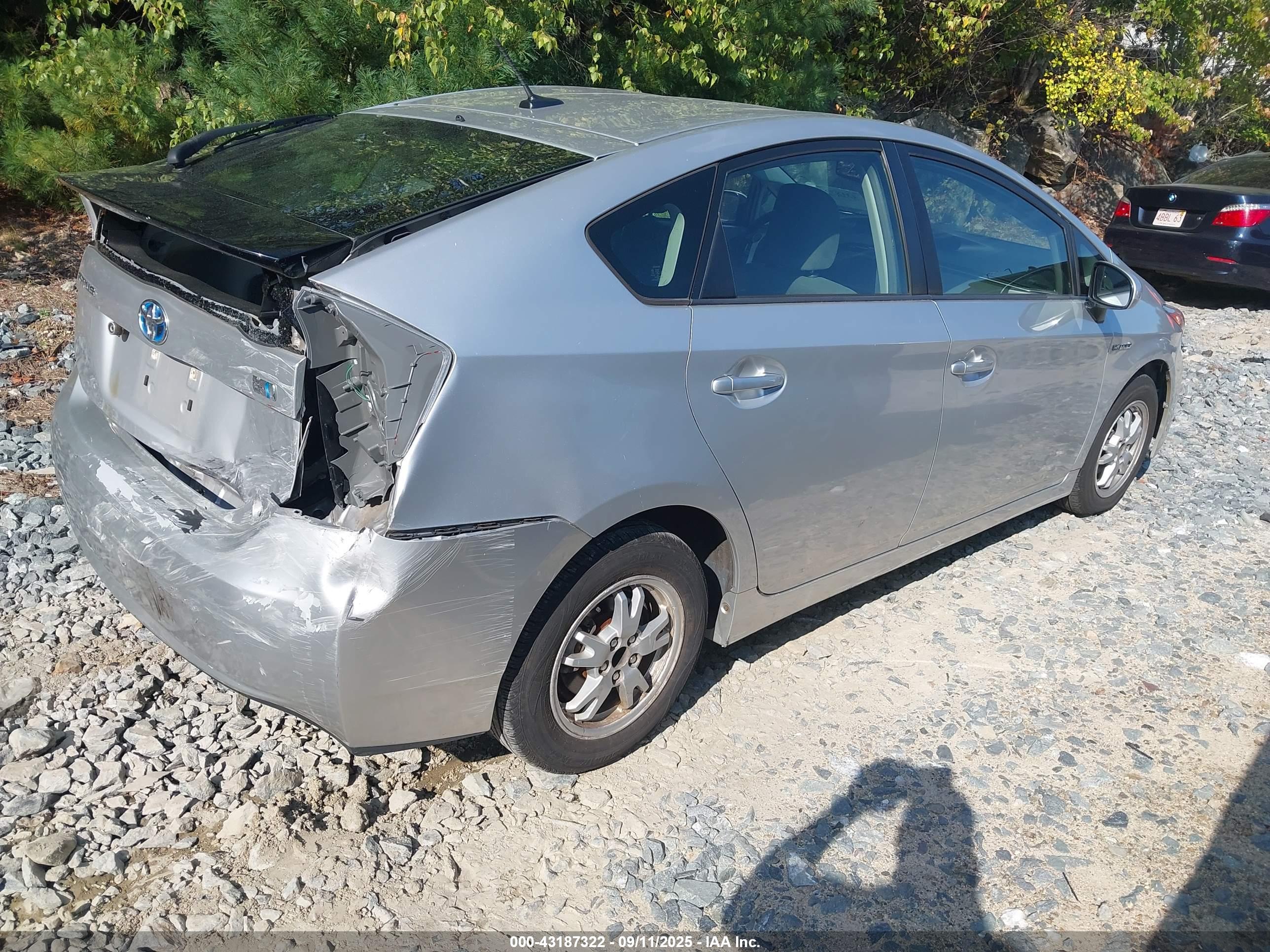 TOYOTA PRIUS image 4