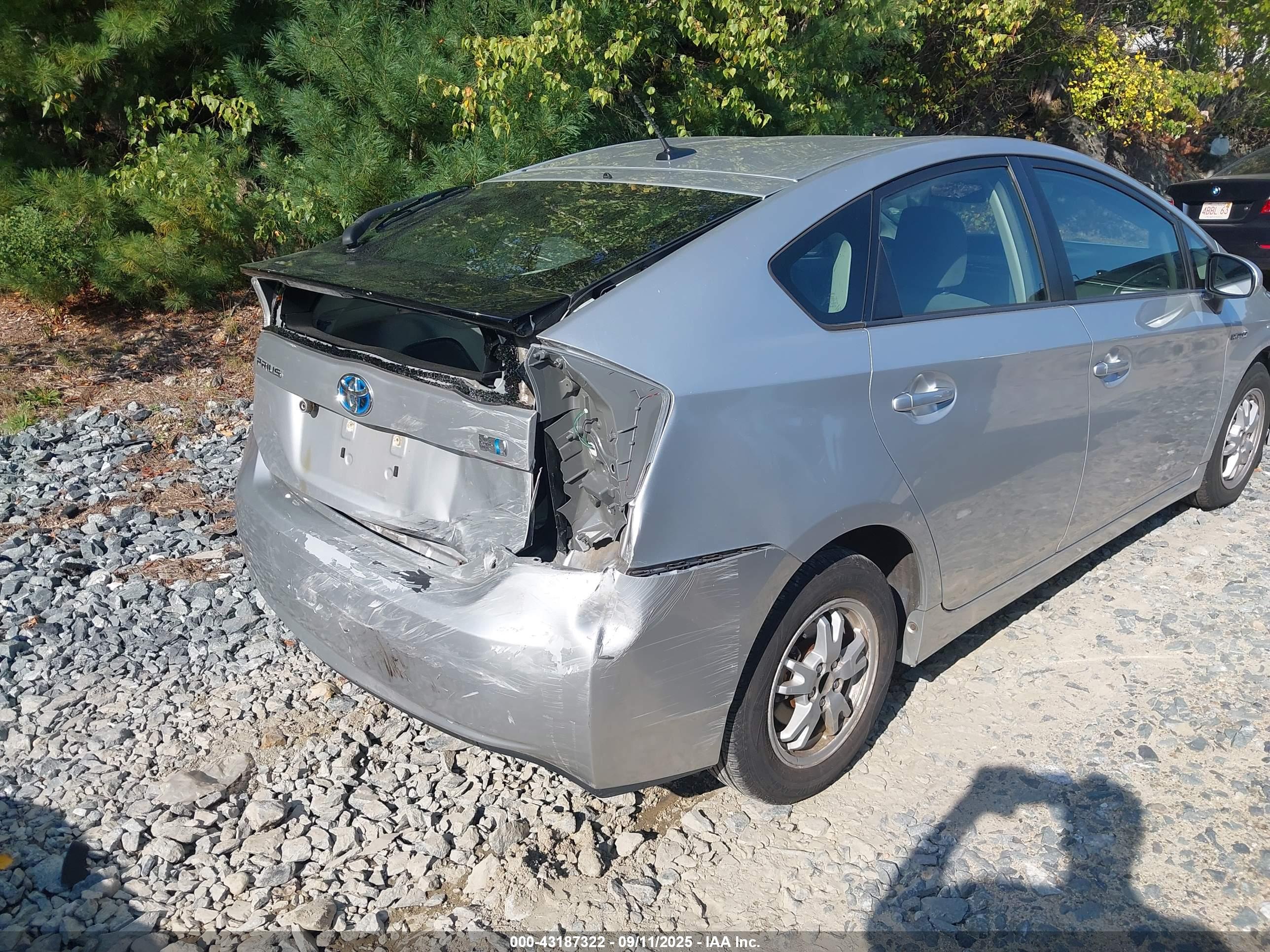 TOYOTA PRIUS image 6