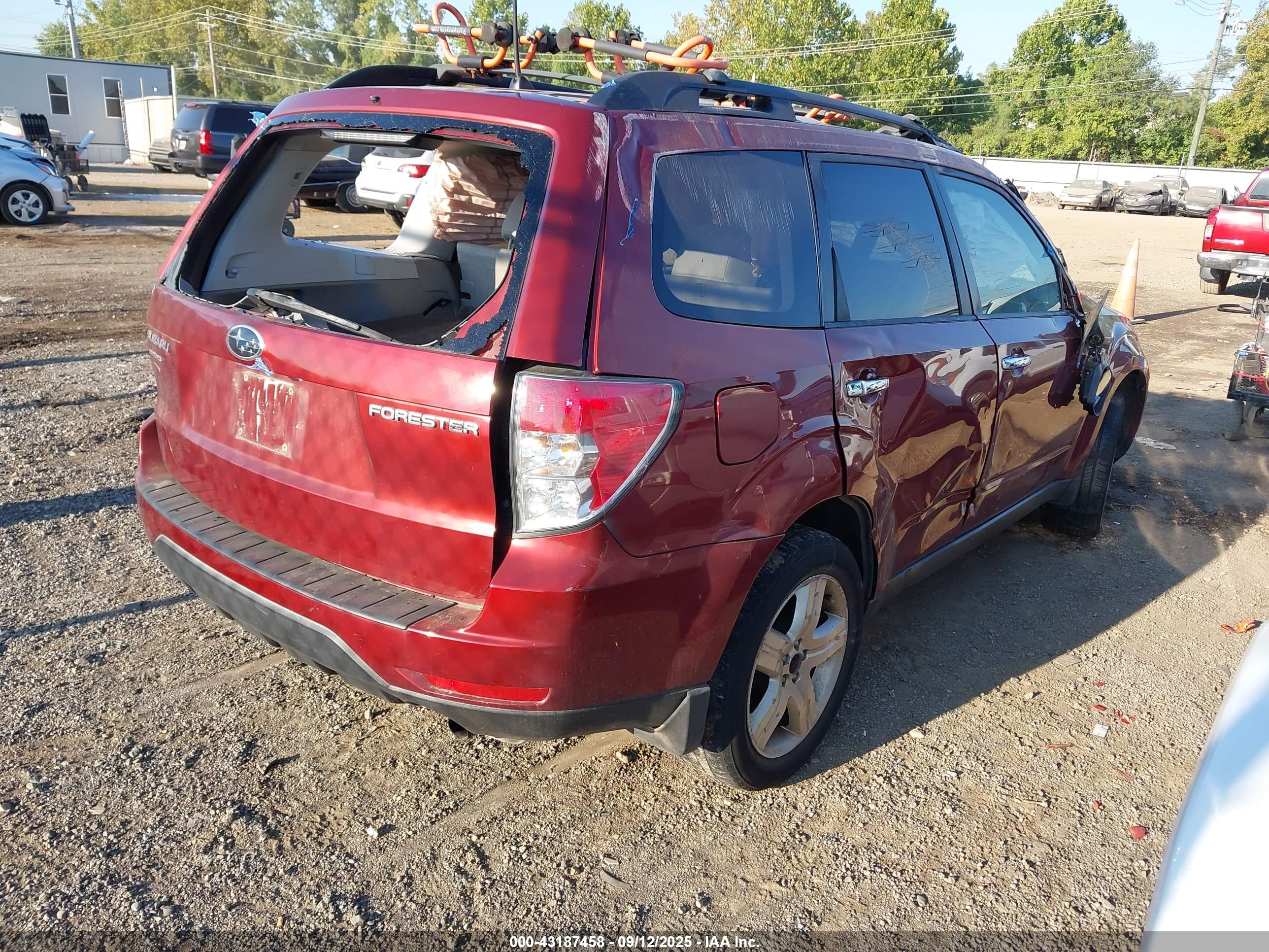 SUBARU FORESTER image 4