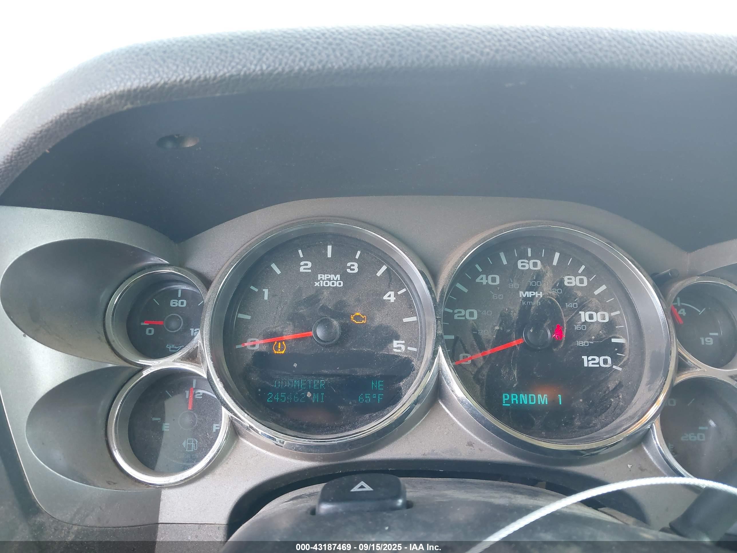CHEVROLET SILVERADO image 7