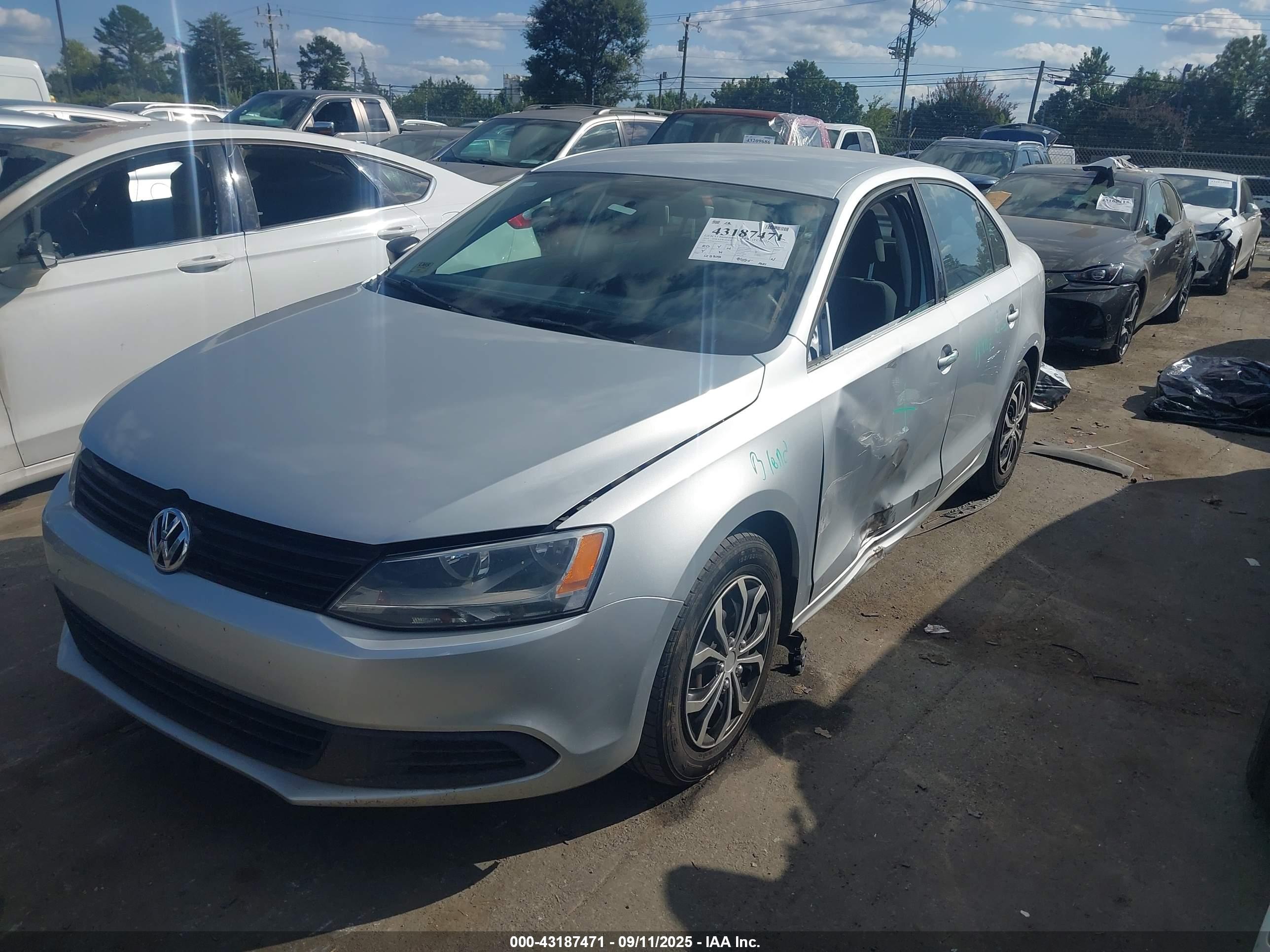 VOLKSWAGEN JETTA image 2