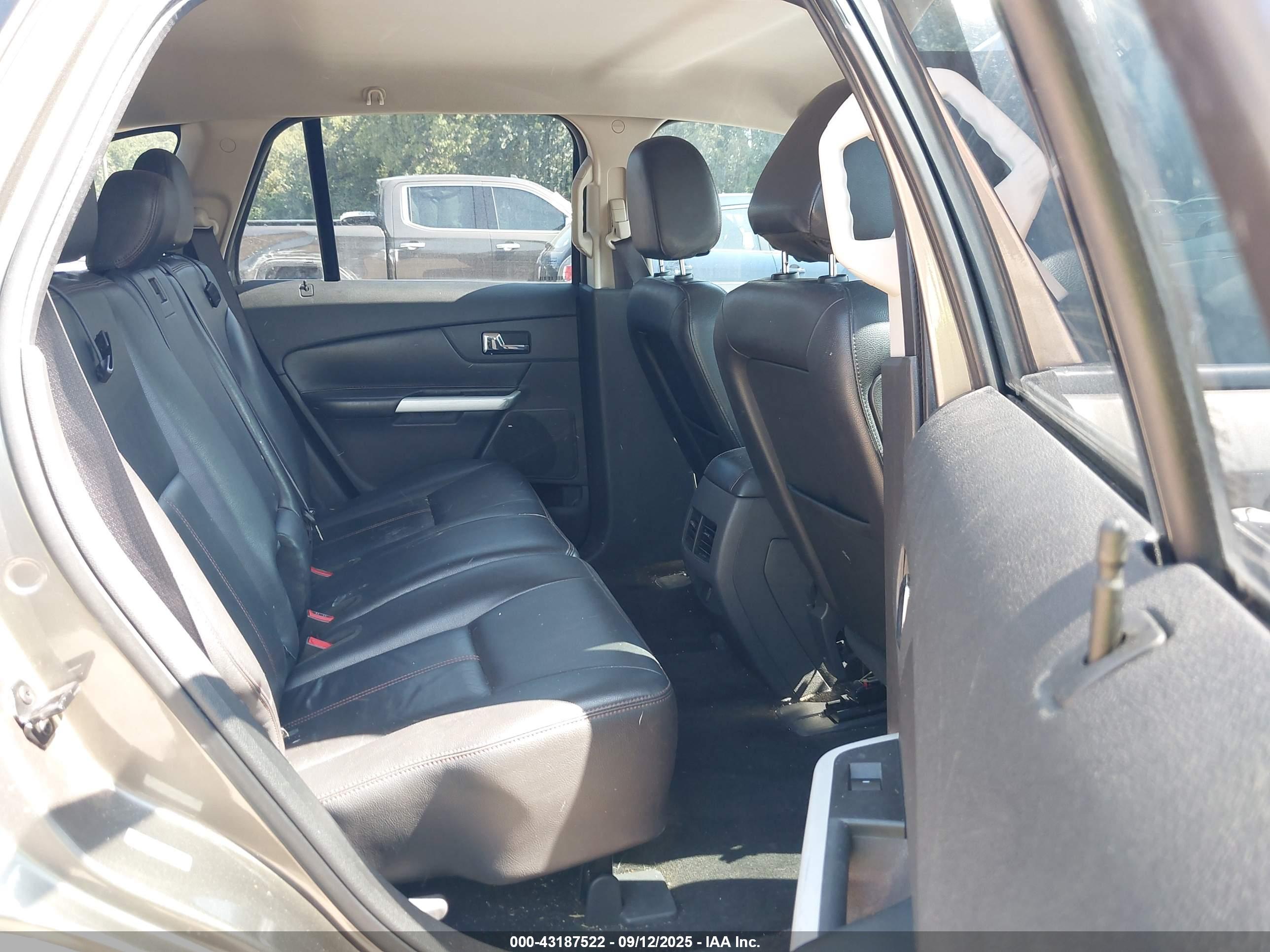 FORD EDGE image 8