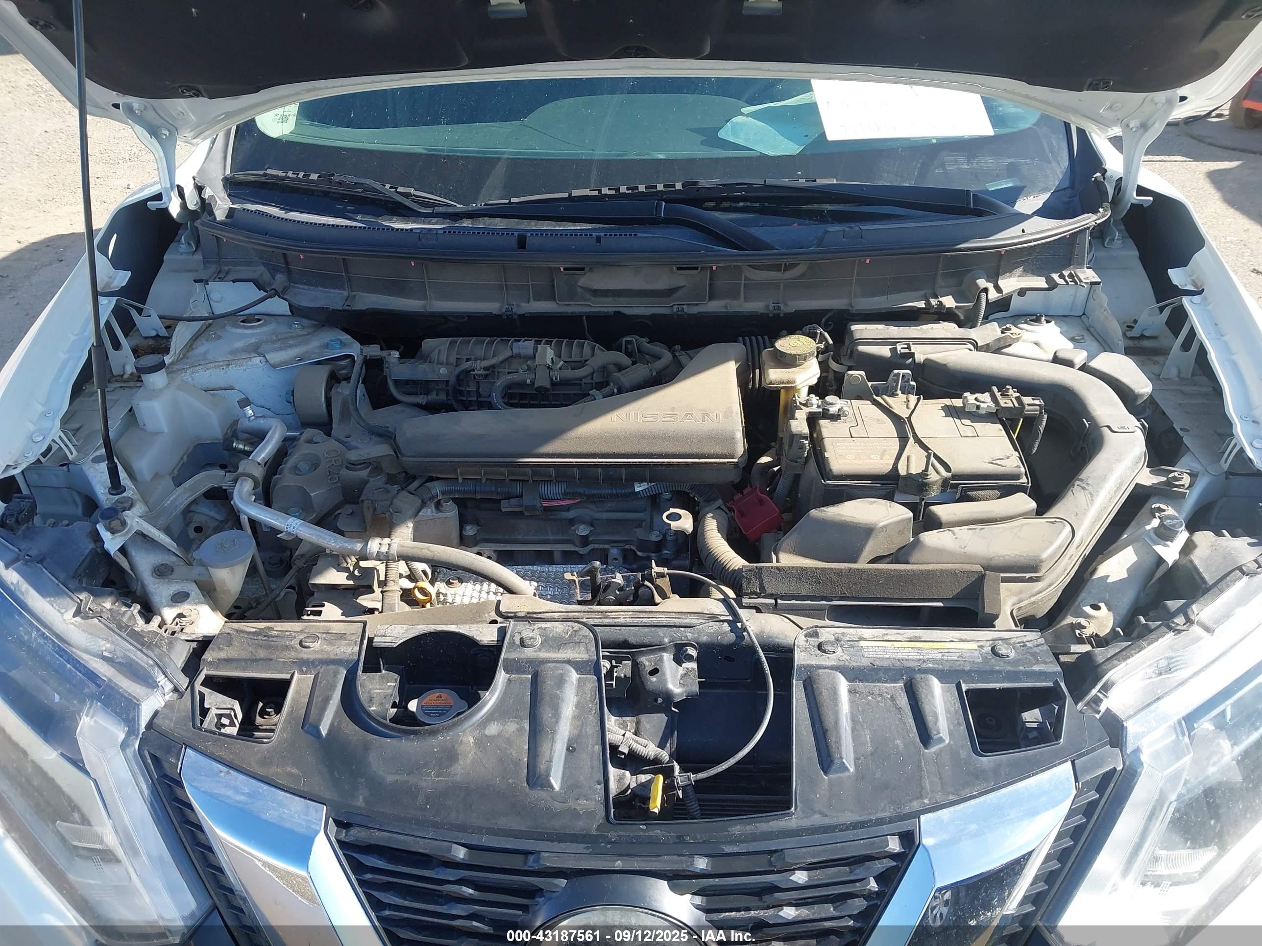NISSAN ROGUE image 10