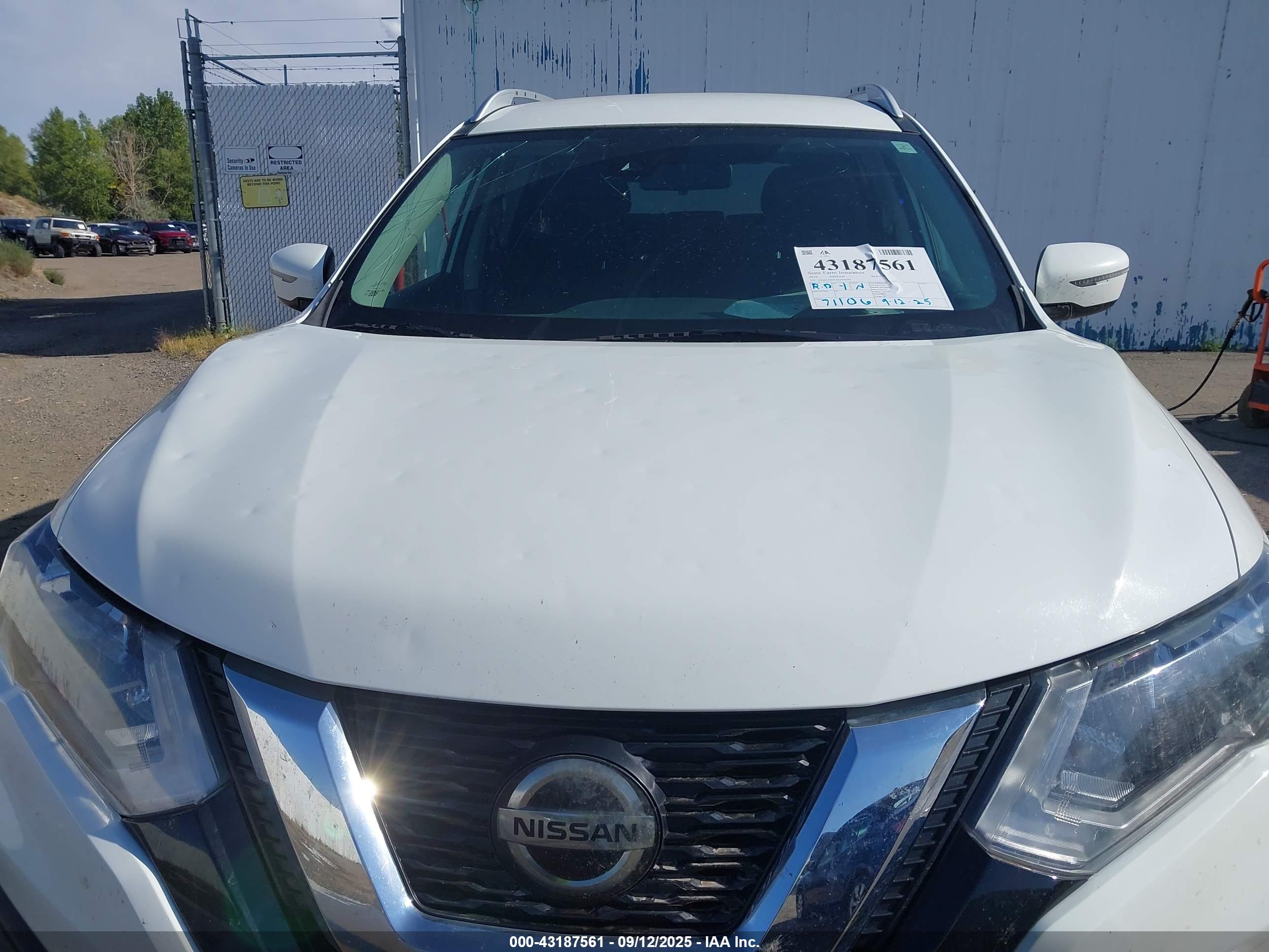 NISSAN ROGUE image 6