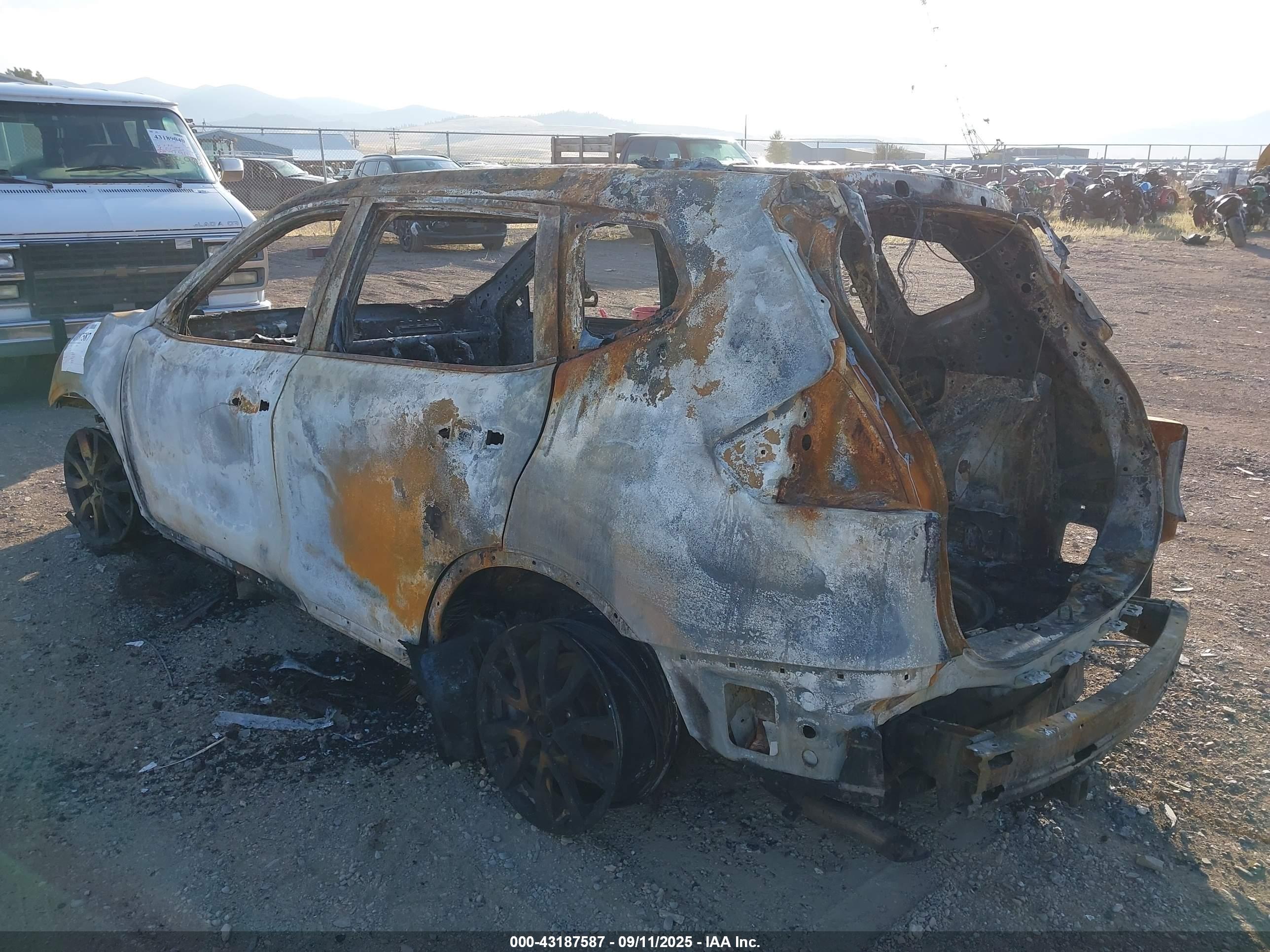 NISSAN ROGUE image 3