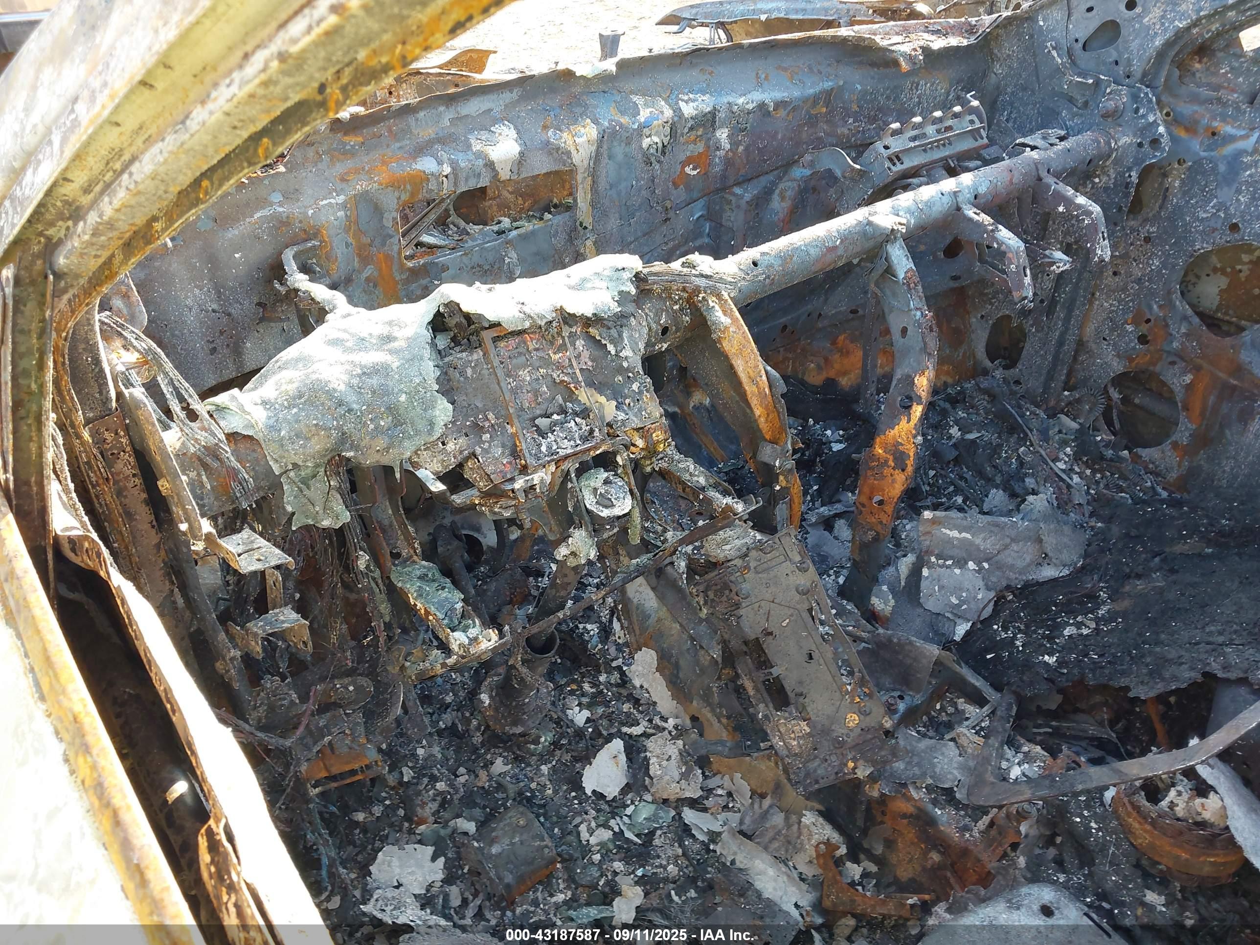NISSAN ROGUE image 7