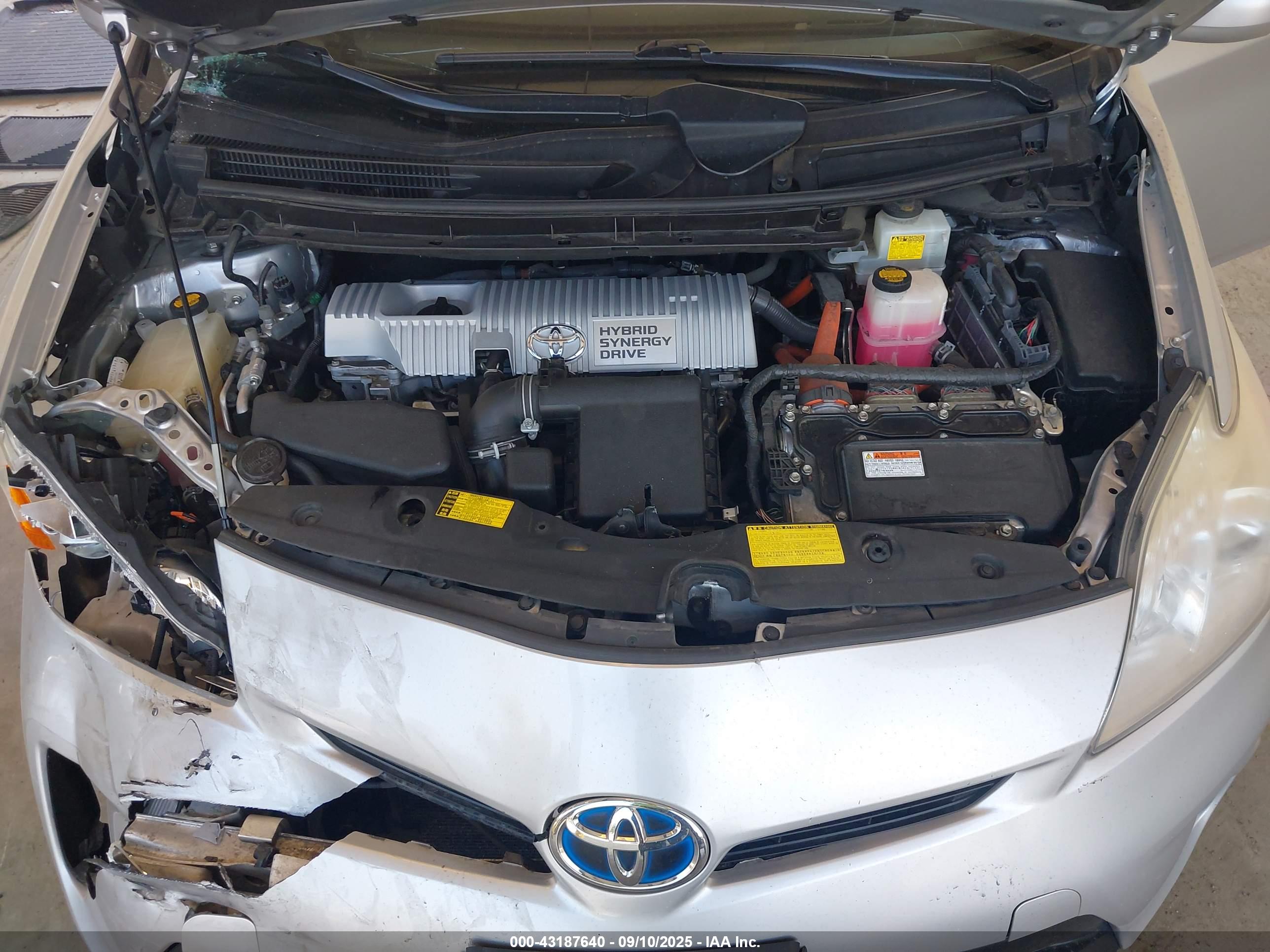 TOYOTA PRIUS image 10