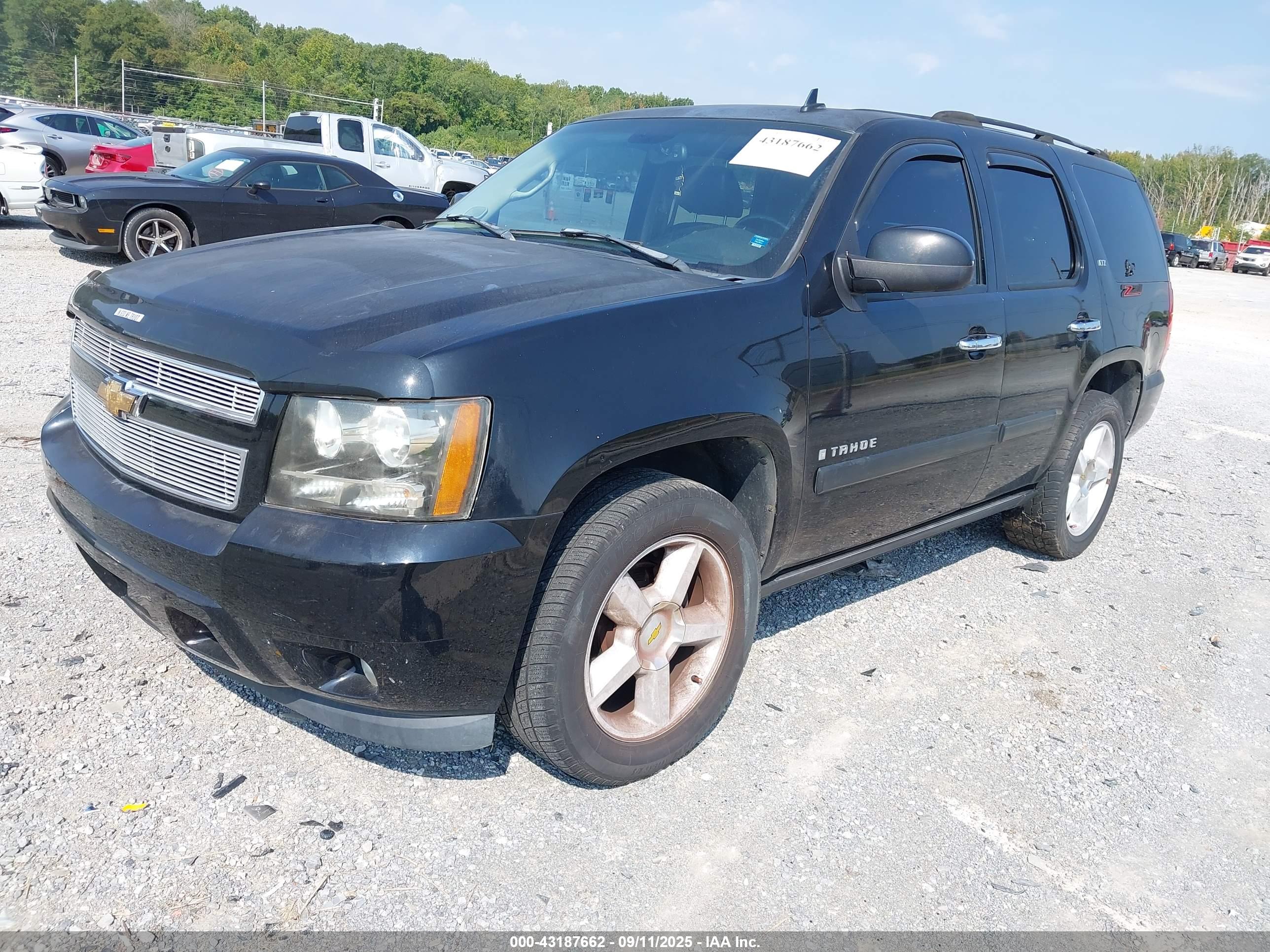 CHEVROLET TAHOE image 2