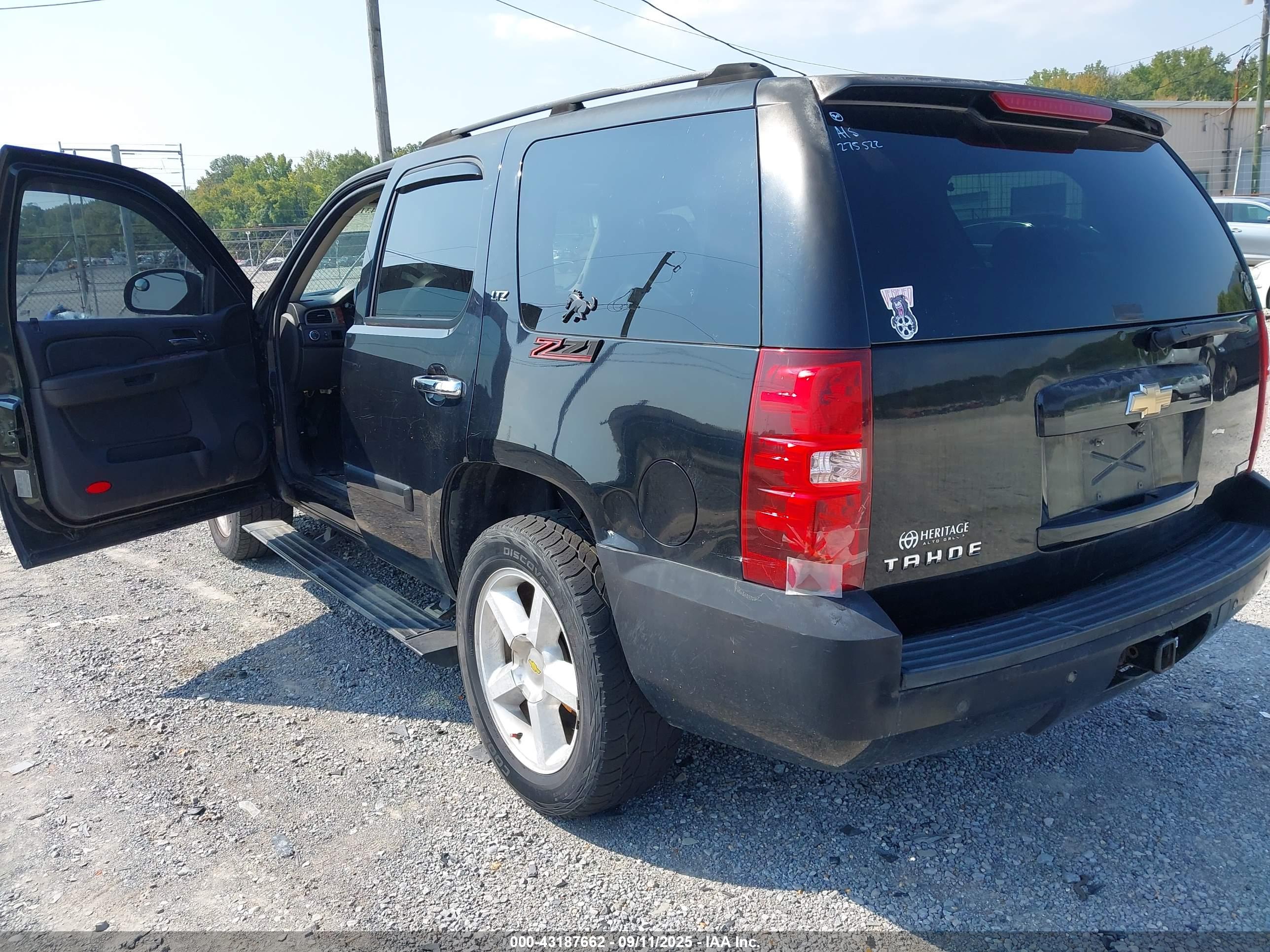 CHEVROLET TAHOE image 3