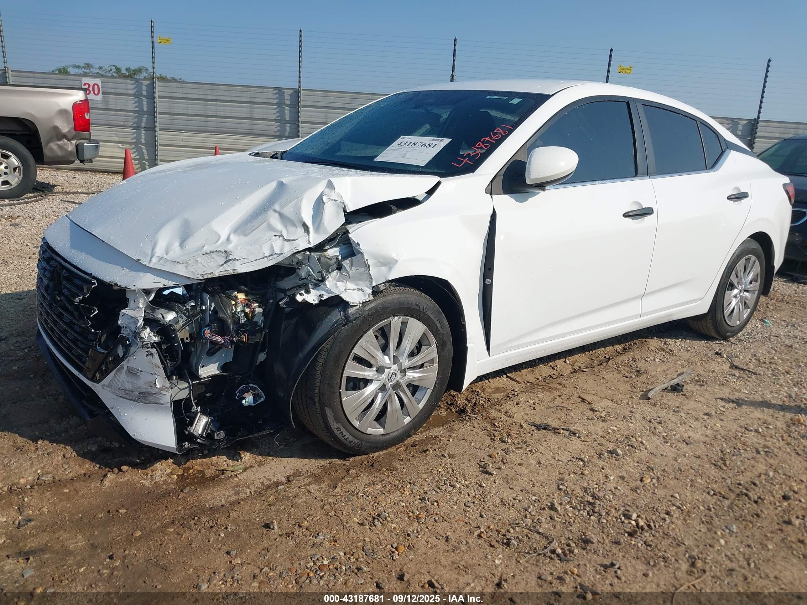 NISSAN SENTRA image 2