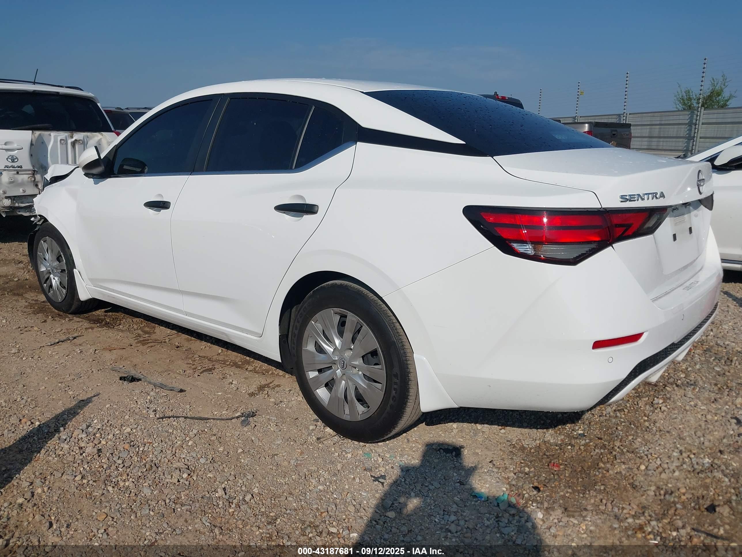 NISSAN SENTRA image 3