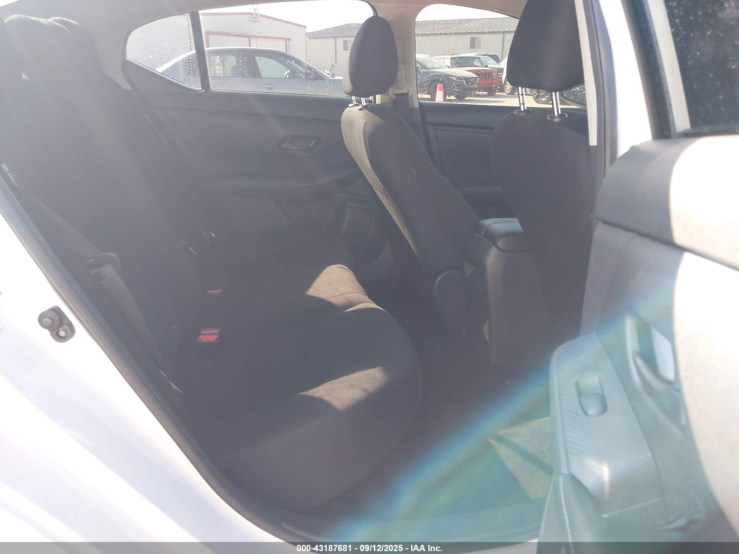 NISSAN SENTRA image 8
