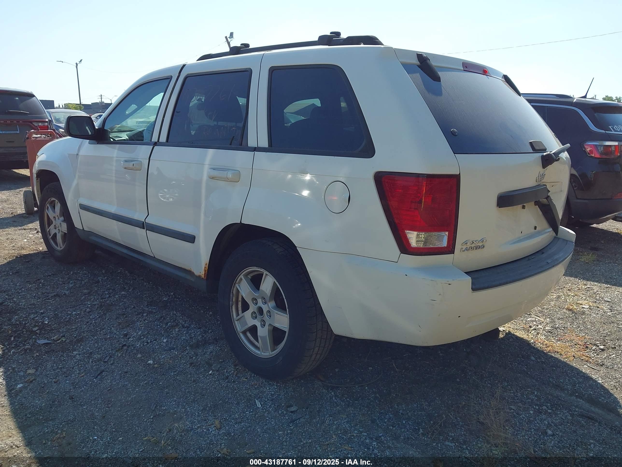 JEEP GRAND image 3