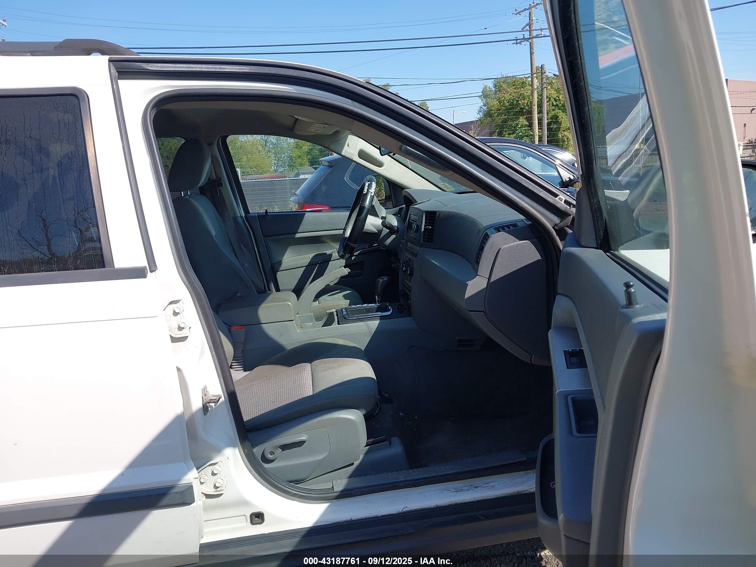 JEEP GRAND image 5
