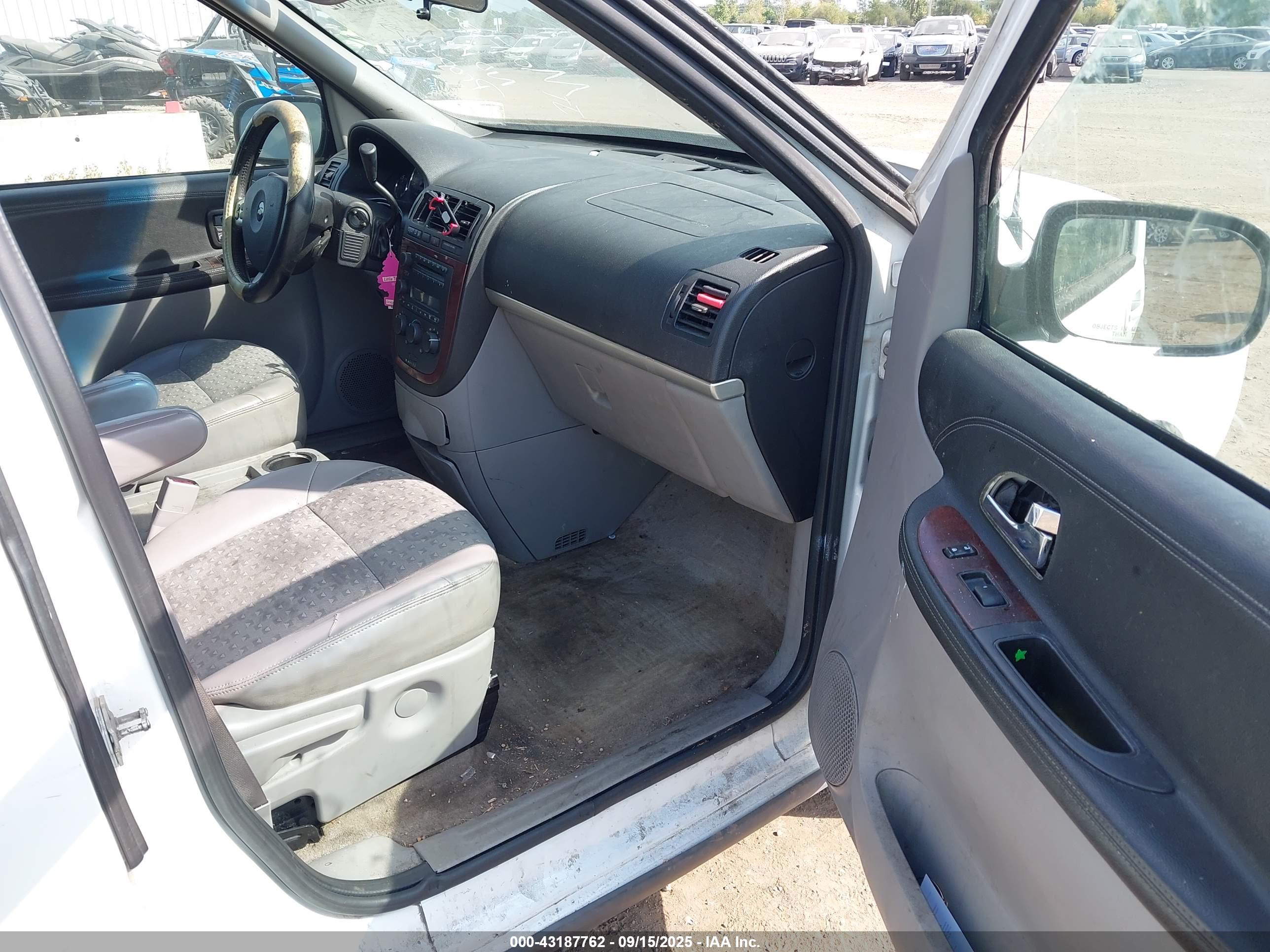 CHEVROLET UPLANDER image 5