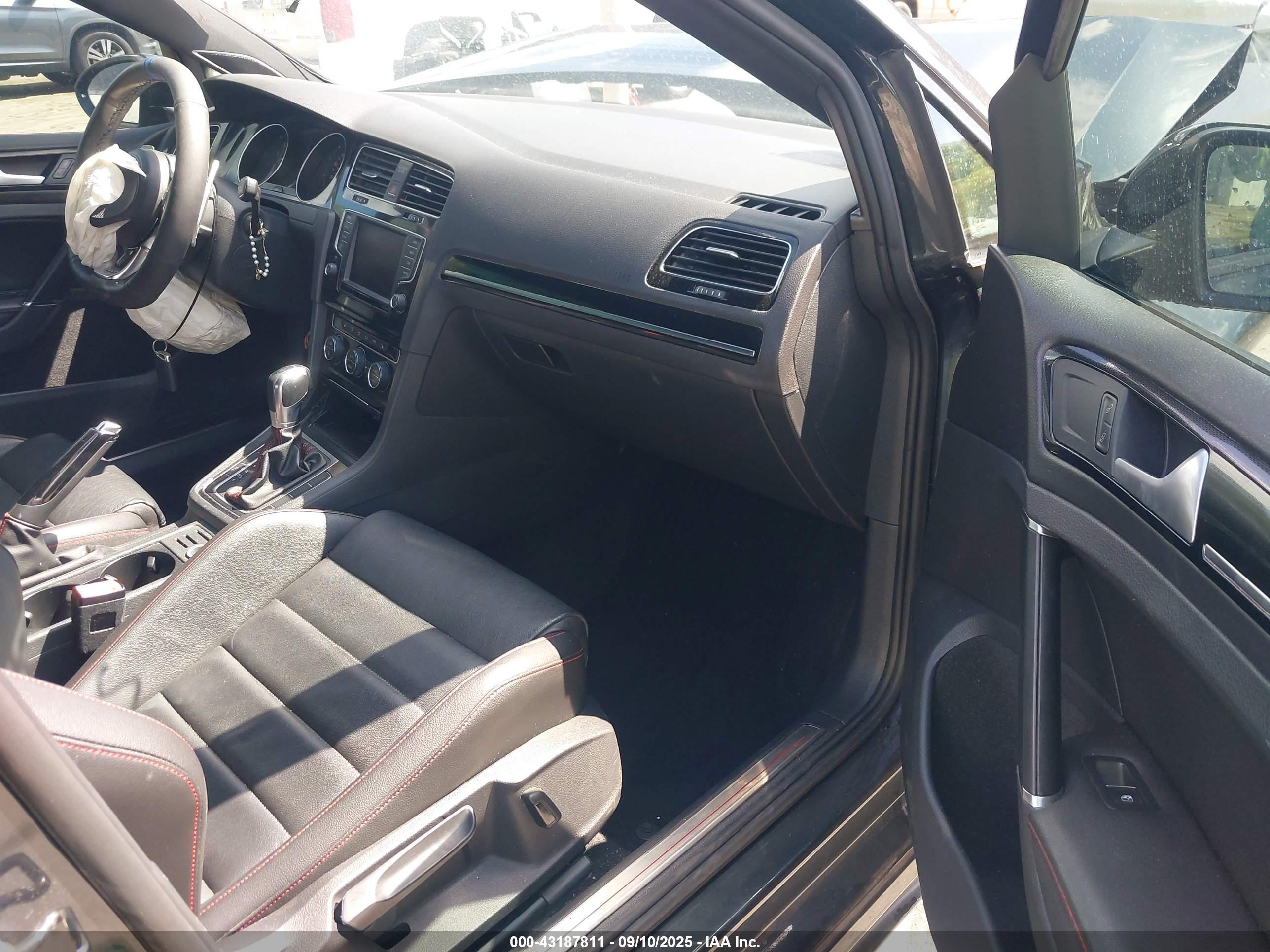 VOLKSWAGEN GOLF image 5