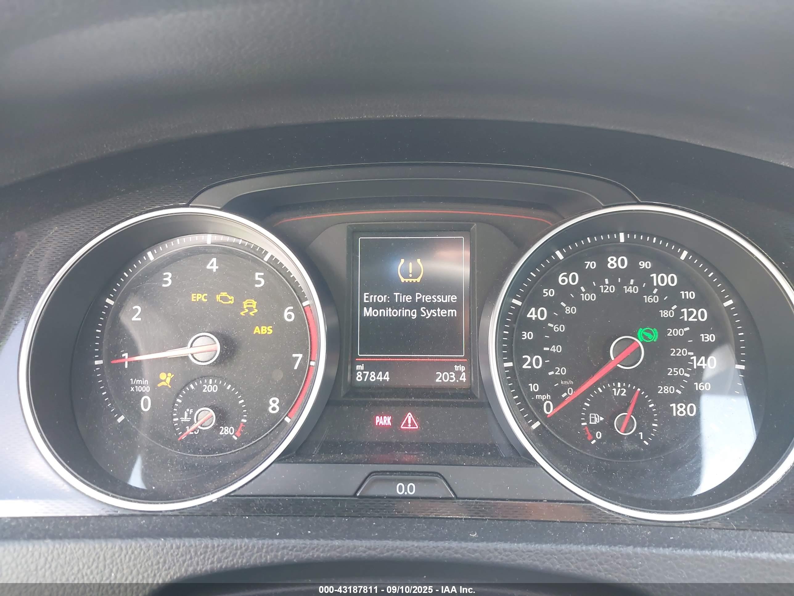 VOLKSWAGEN GOLF image 7