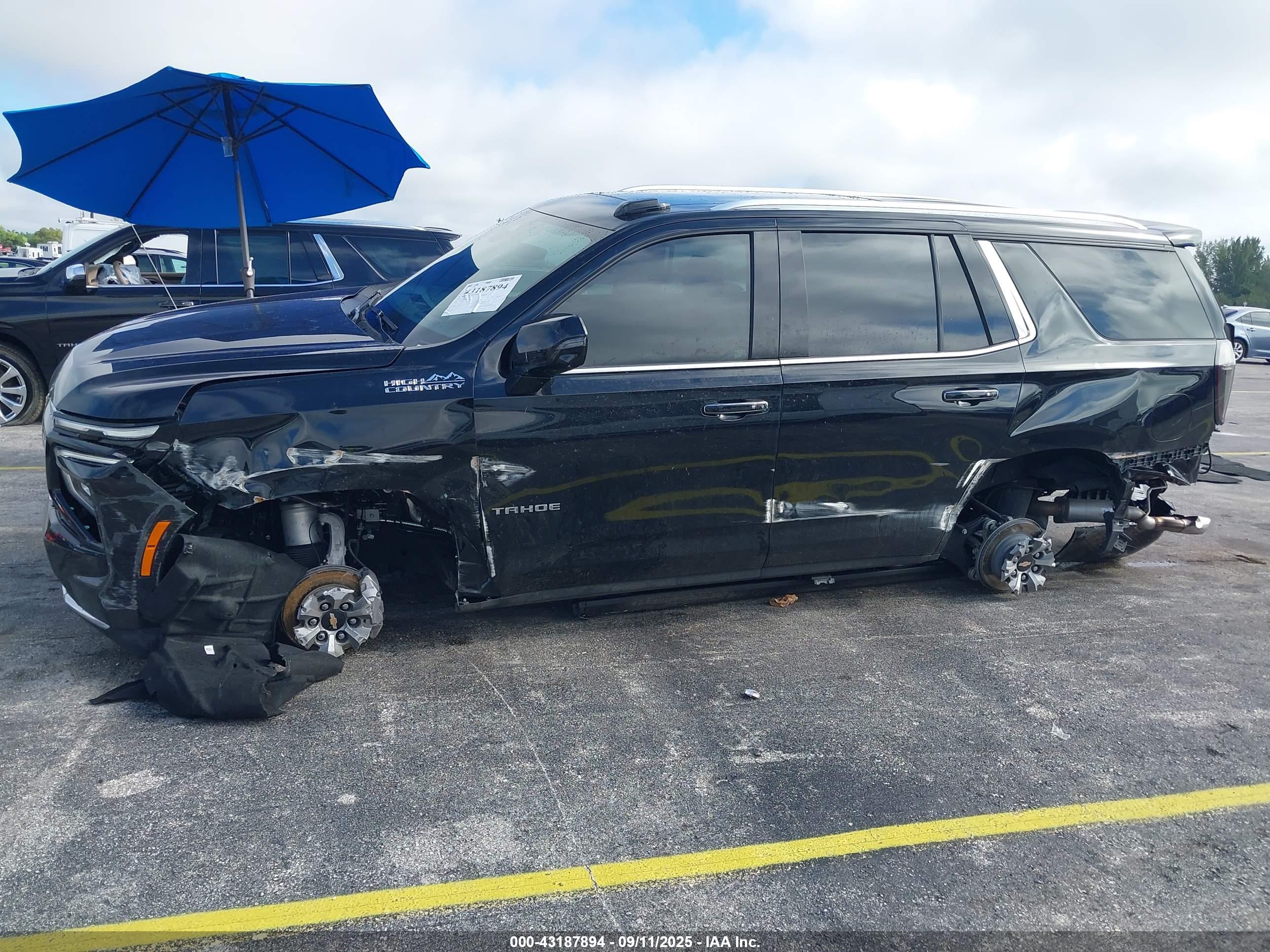 CHEVROLET TAHOE image 6