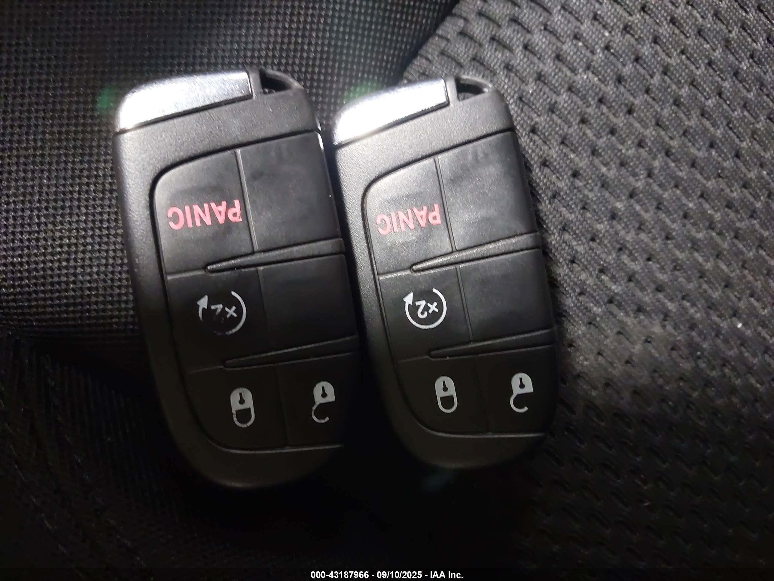 JEEP RENEGADE image 11