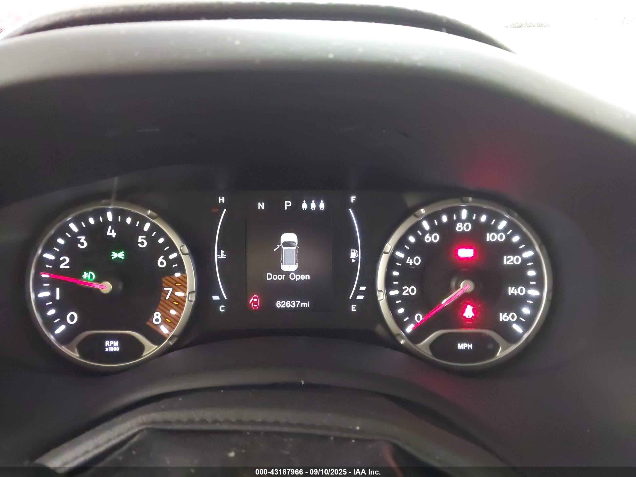JEEP RENEGADE image 7