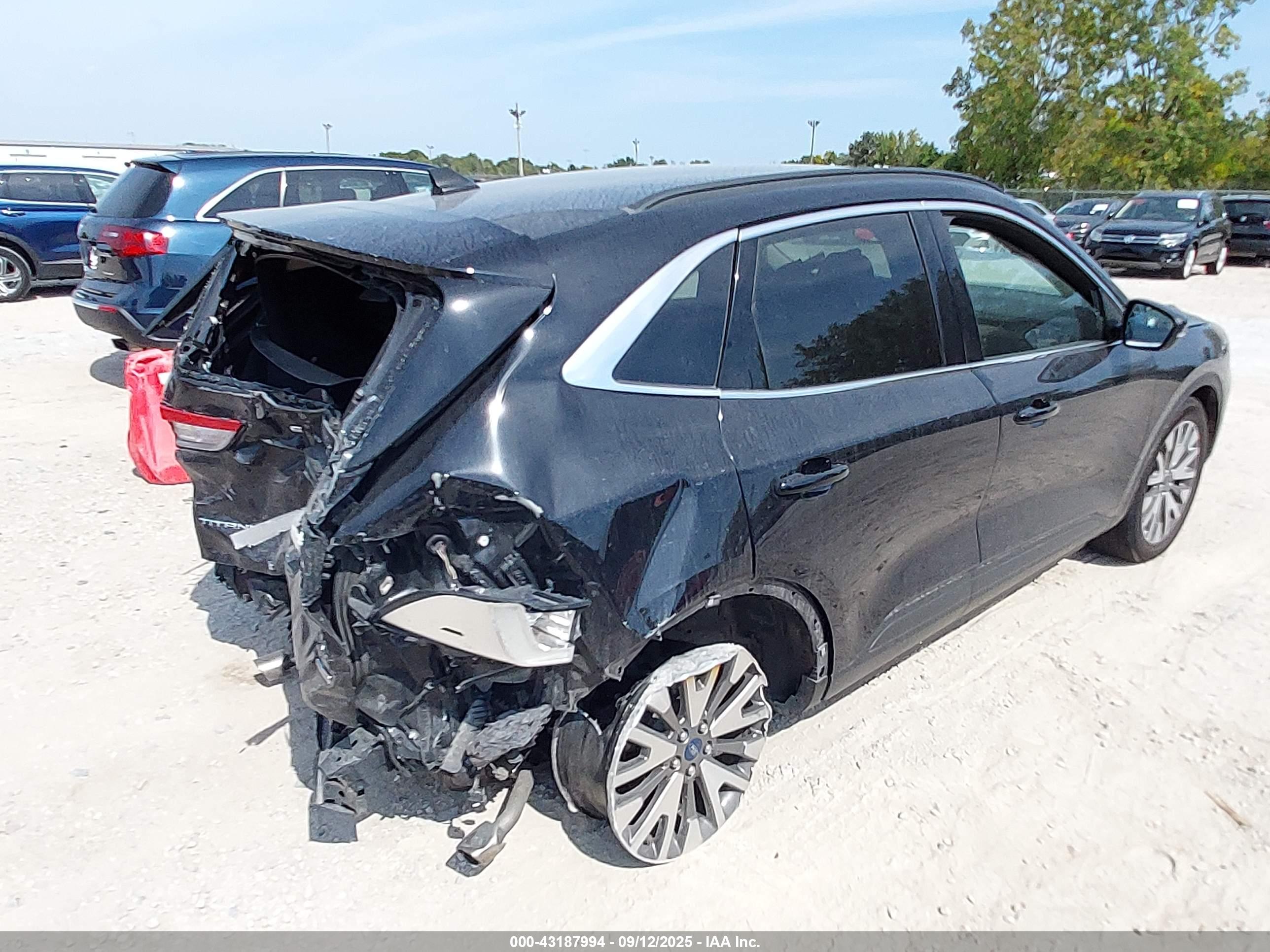 FORD ESCAPE image 4