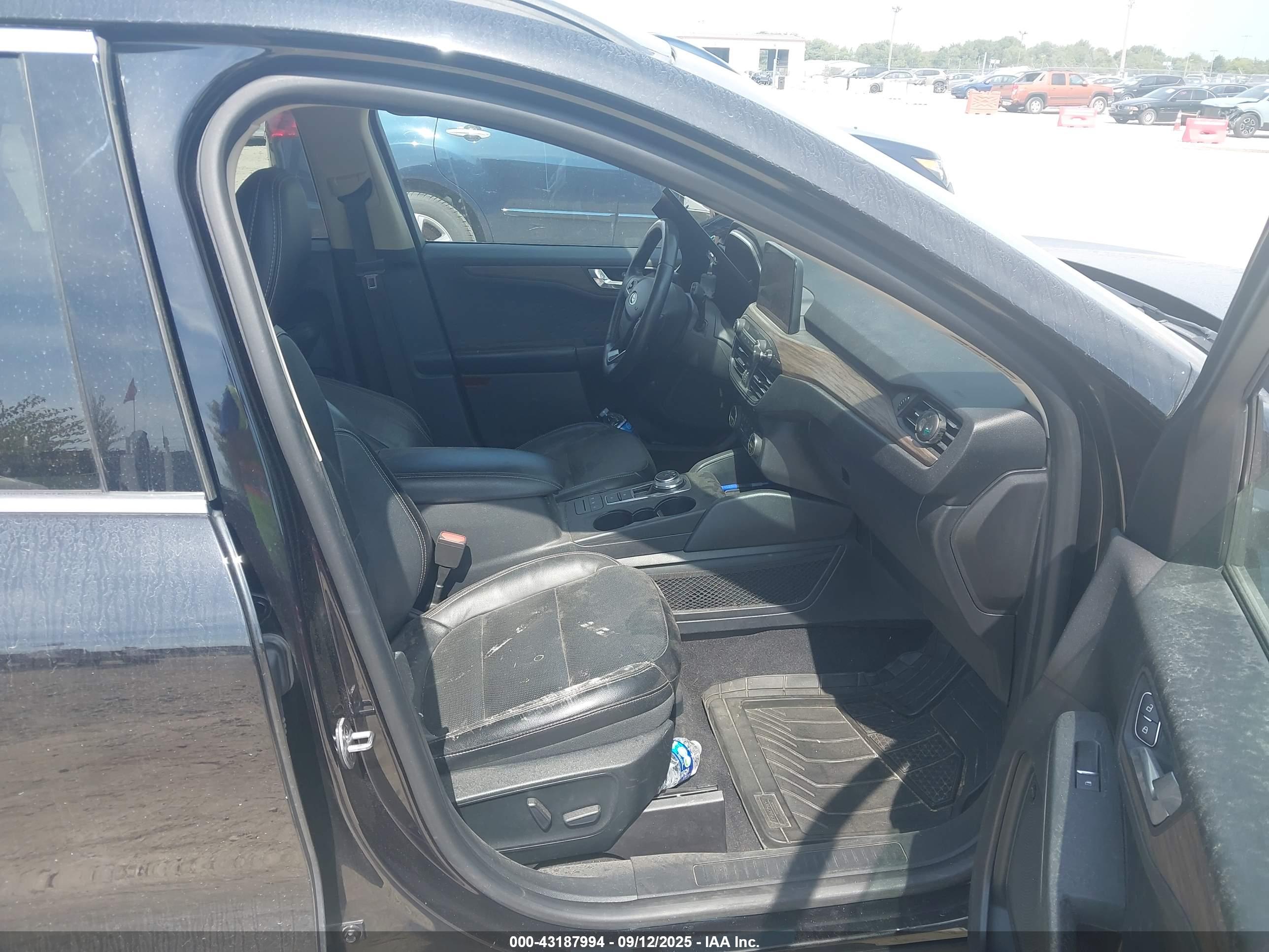 FORD ESCAPE image 5